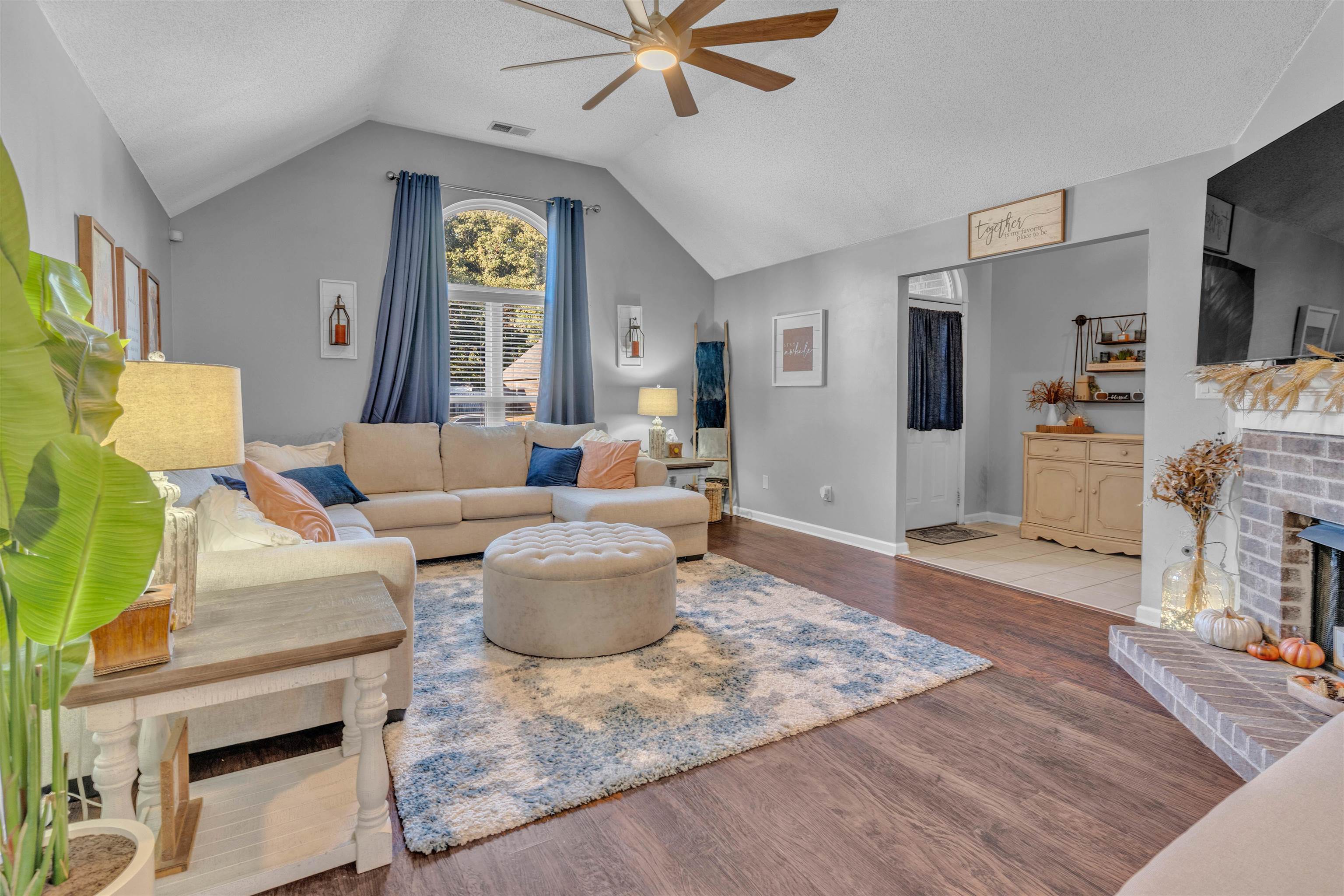 11225 Wolf Woods Dr Property Photo 4