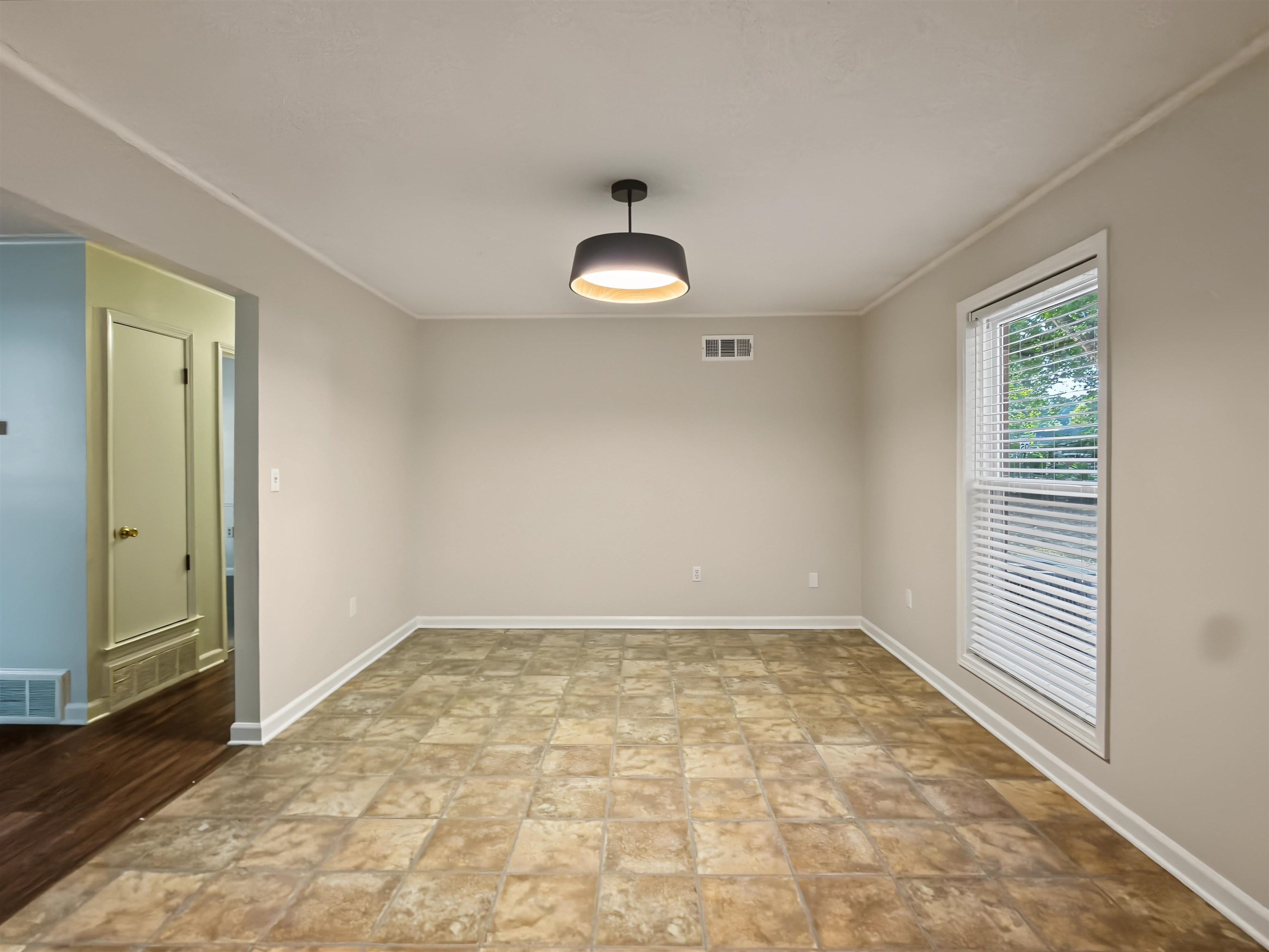 1019 Greencliff Rd Property Photo 6