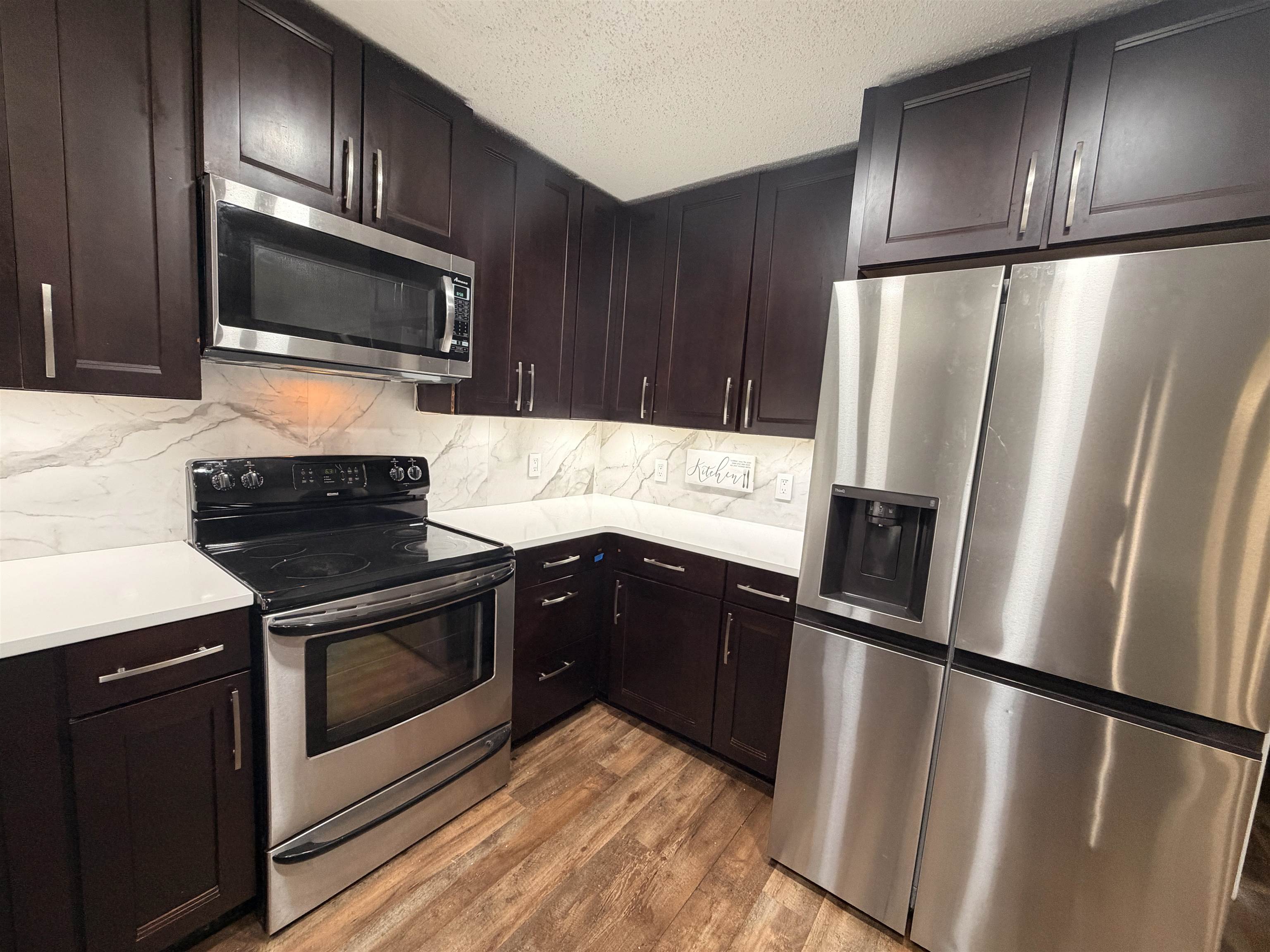 1615 Old Mill Stream Dr Property Photo 17