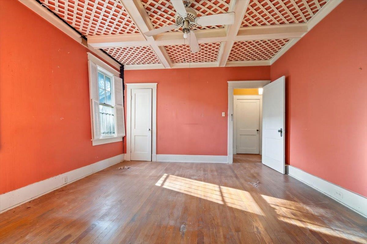 1691 York Ave Property Photo 9