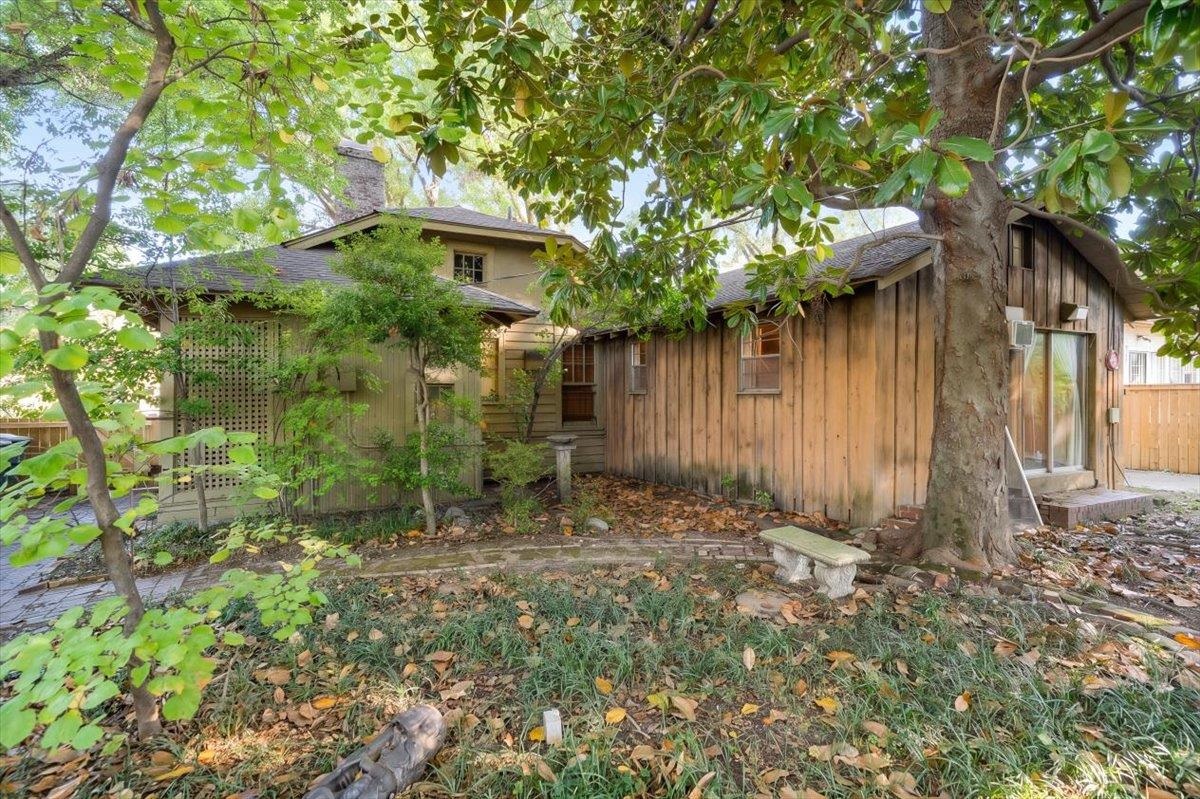 1691 York Ave Property Photo 20