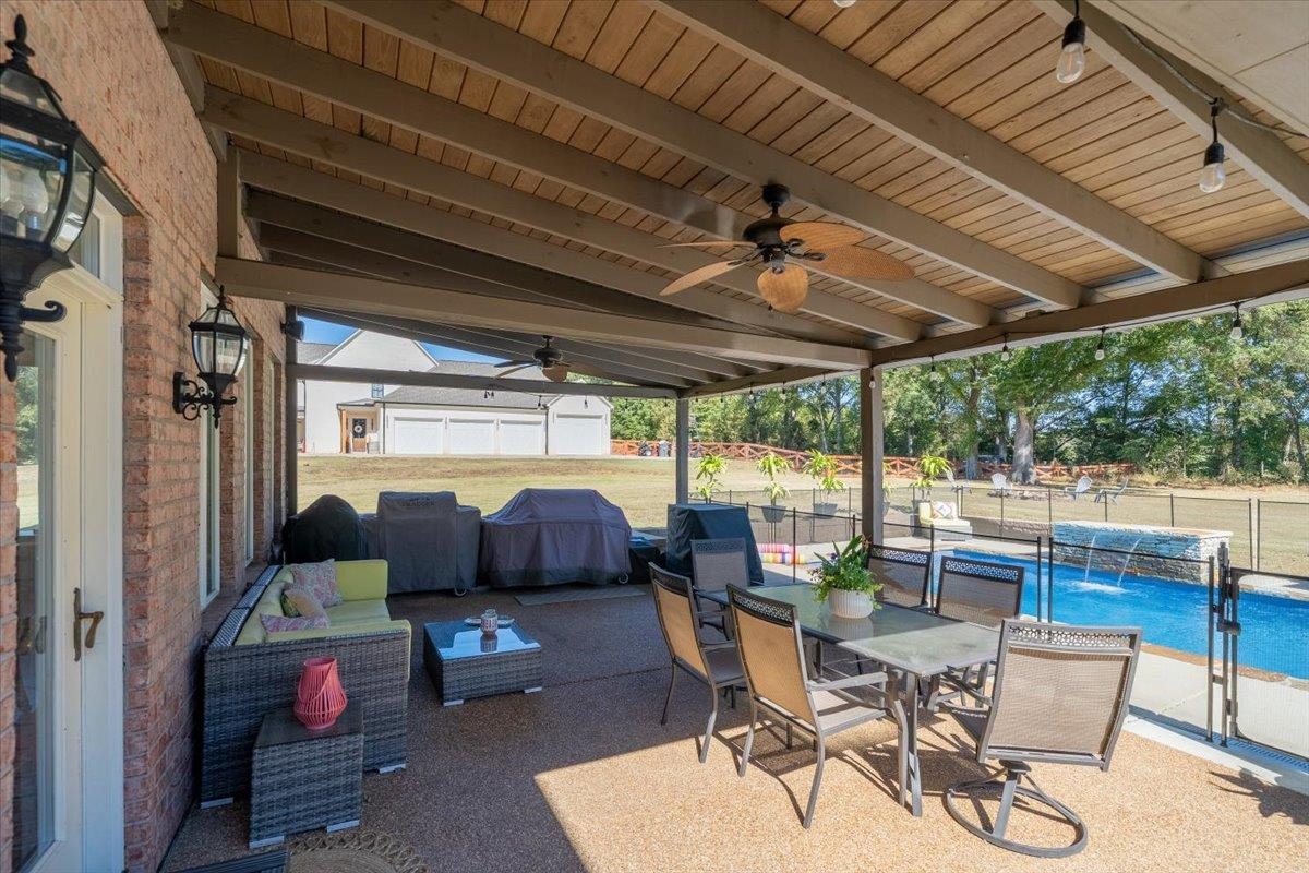 6236 Althorp Cv Property Photo 31