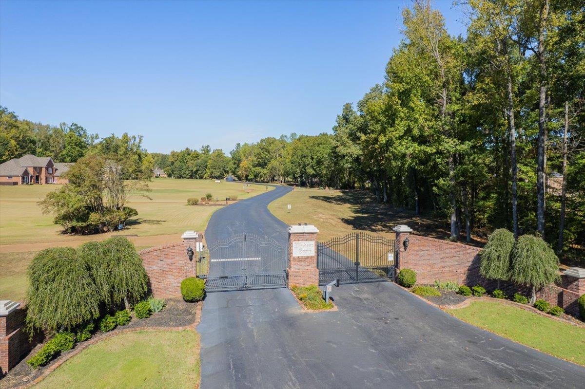 6236 Althorp Cv Property Photo 40
