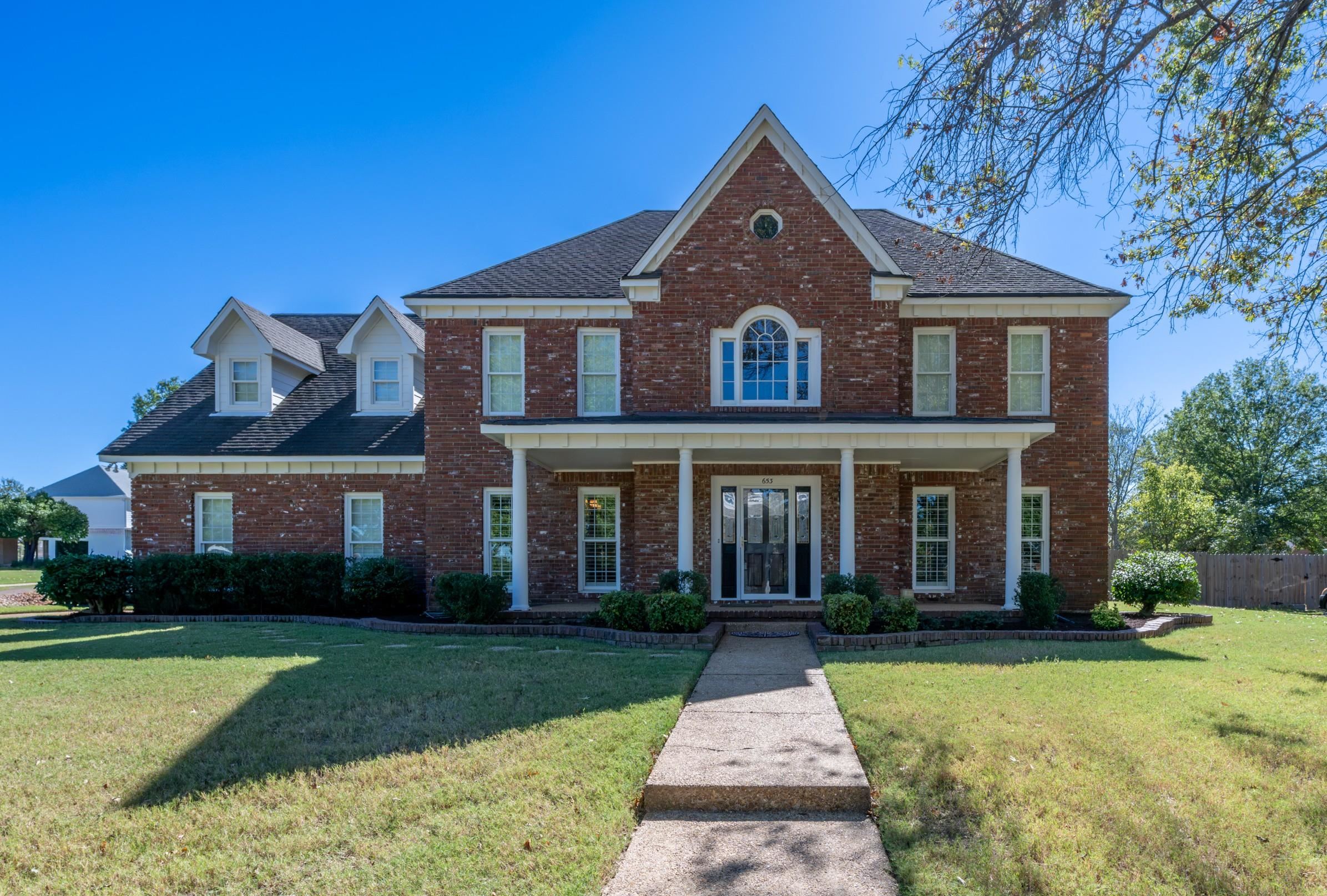 653 Autumn Winds Dr Property Photo 1