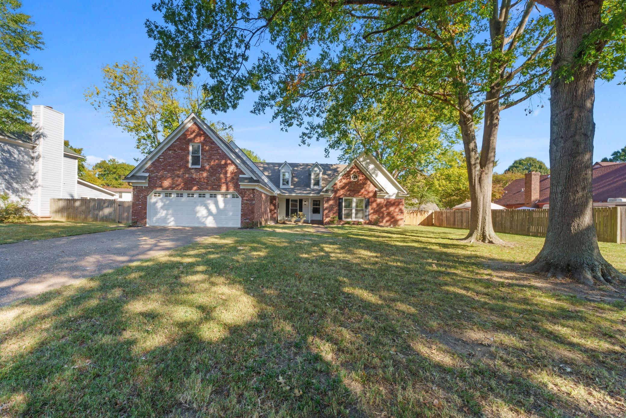 330 Oakleigh Dr Property Photo 1