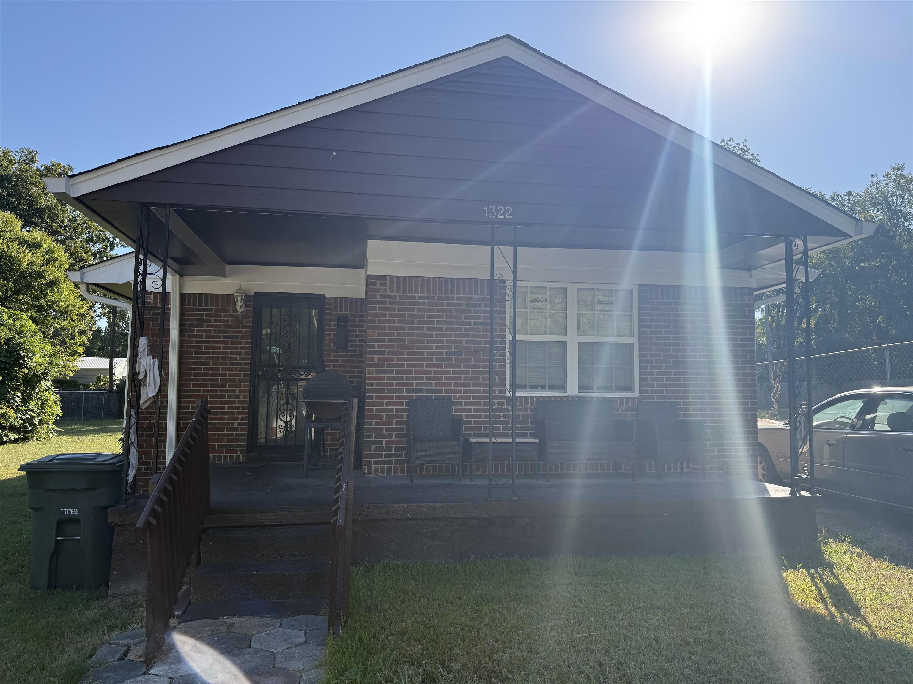 1322 Sardis St Property Photo 1