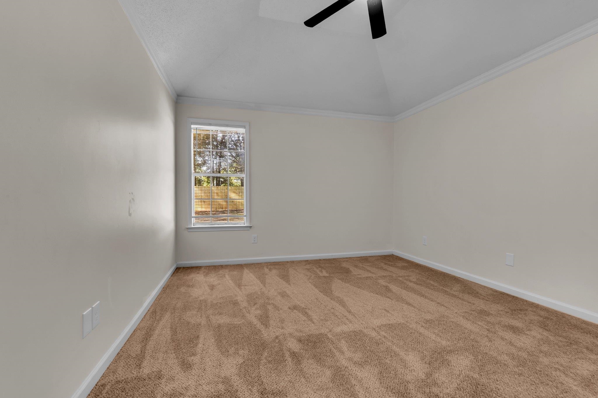 9430 Kaki Ln Property Photo 11