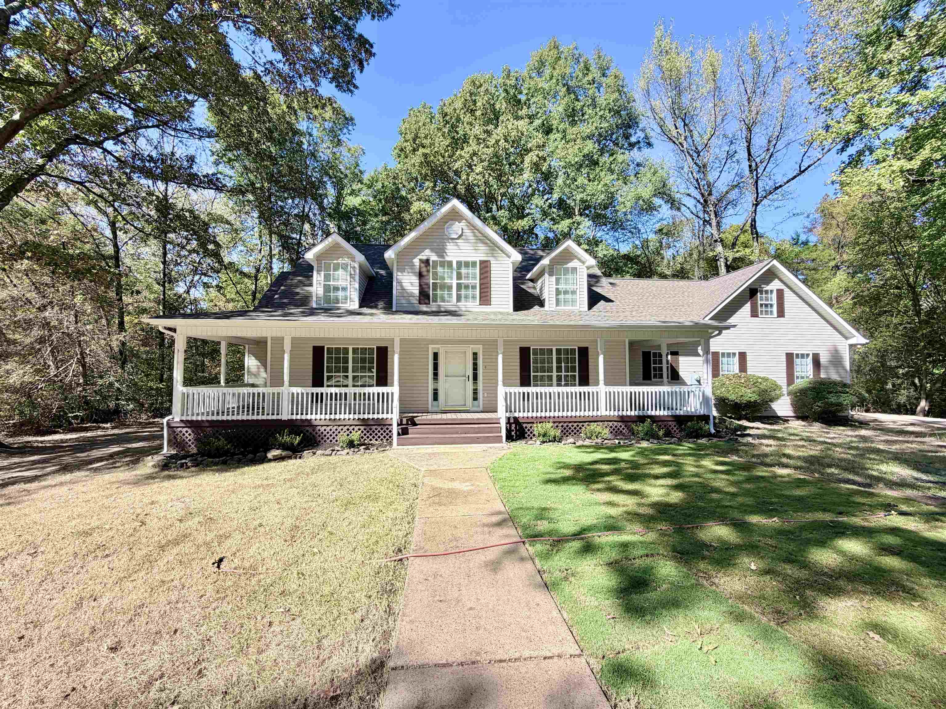 175 River Oaks Dr Property Photo 1