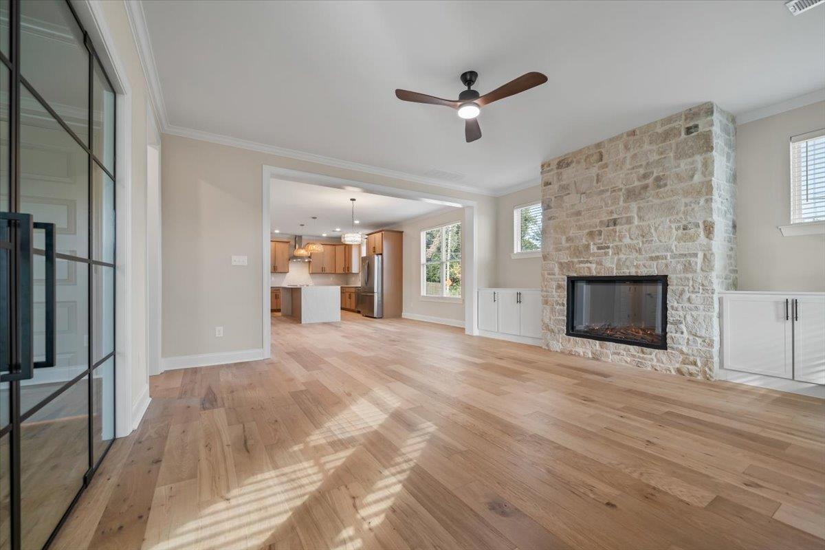 1098 Forrest Ave Property Photo 11