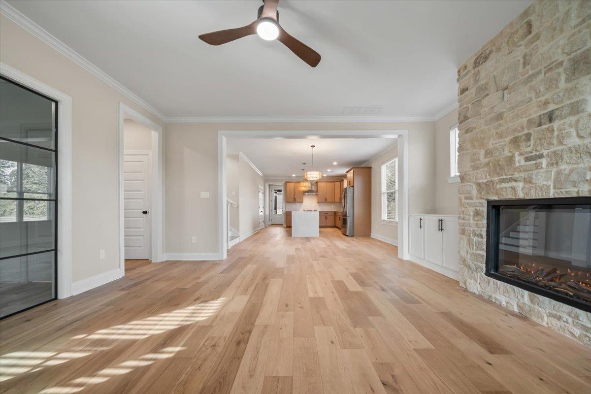 1098 Forrest Ave Property Photo 12
