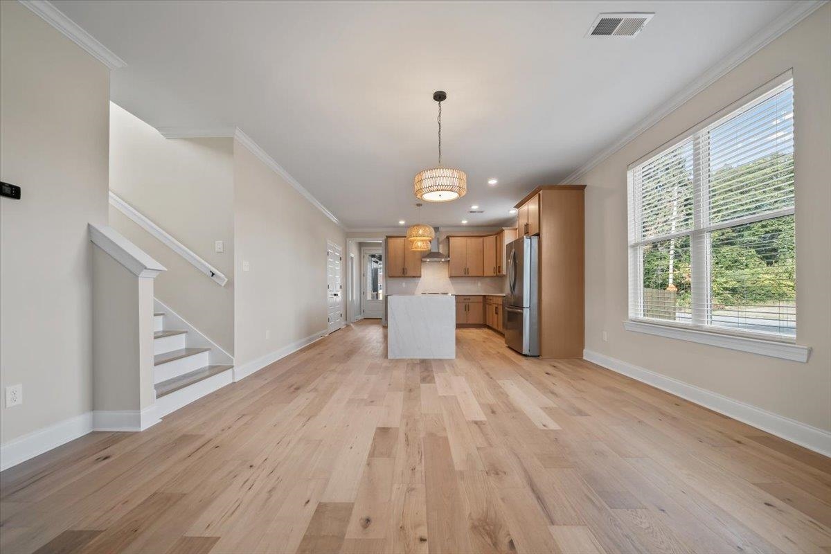 1098 Forrest Ave Property Photo 15