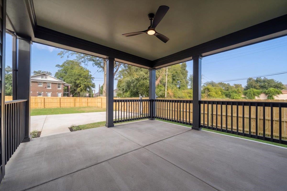 1098 Forrest Ave Property Photo 38