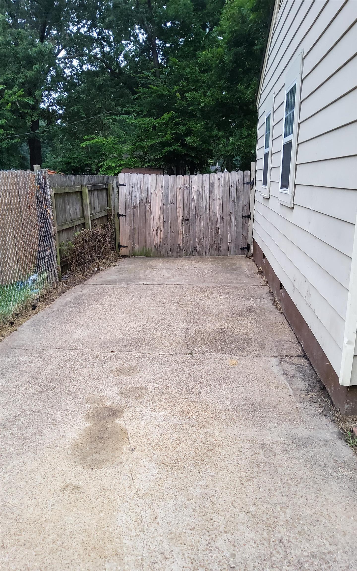 1515 N Graham St Property Photo 2