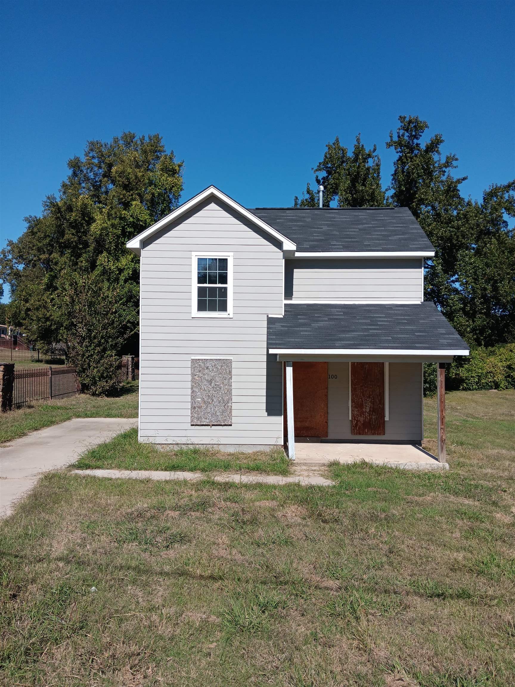 100 W Mitchell Rd Property Photo 1