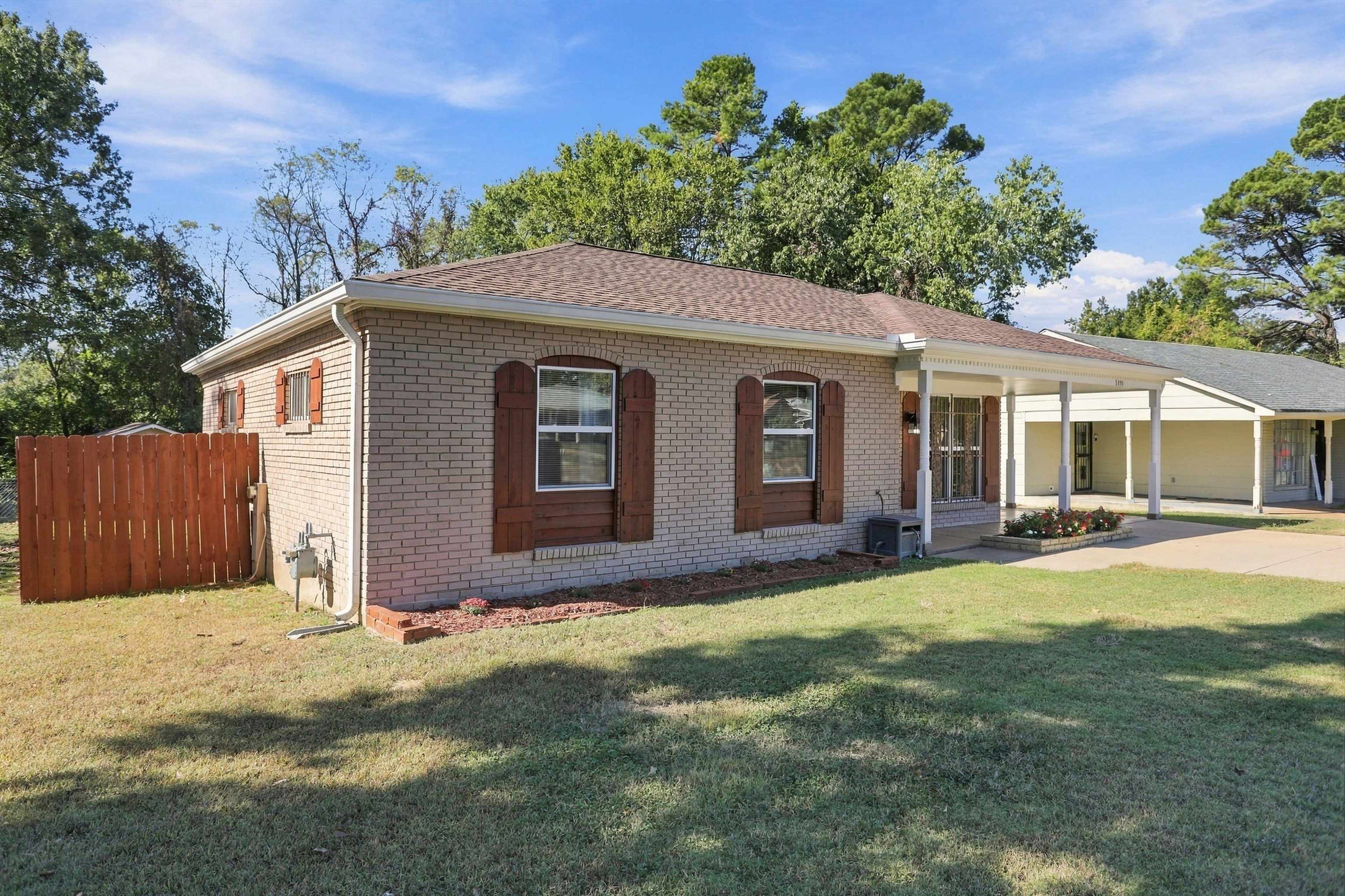 5111 Breckenwood Dr Property Photo 3