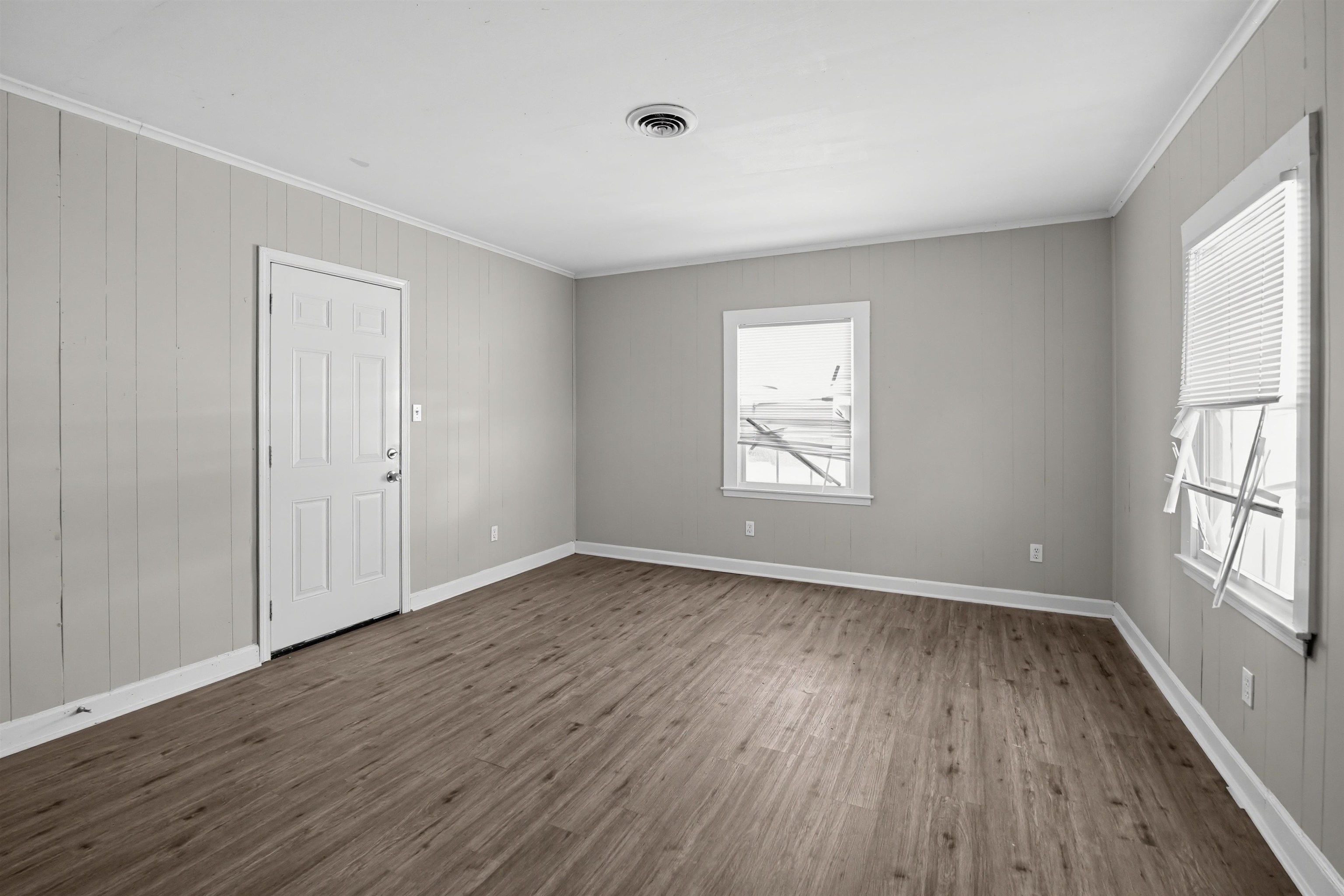 4033 Leech Rd Property Photo 20