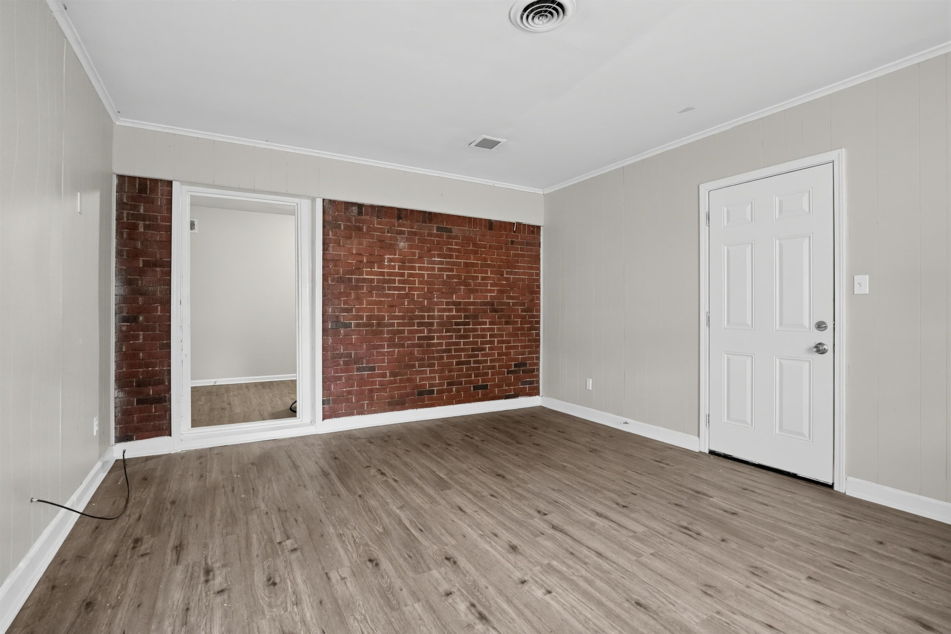 4033 Leech Rd Property Photo 23