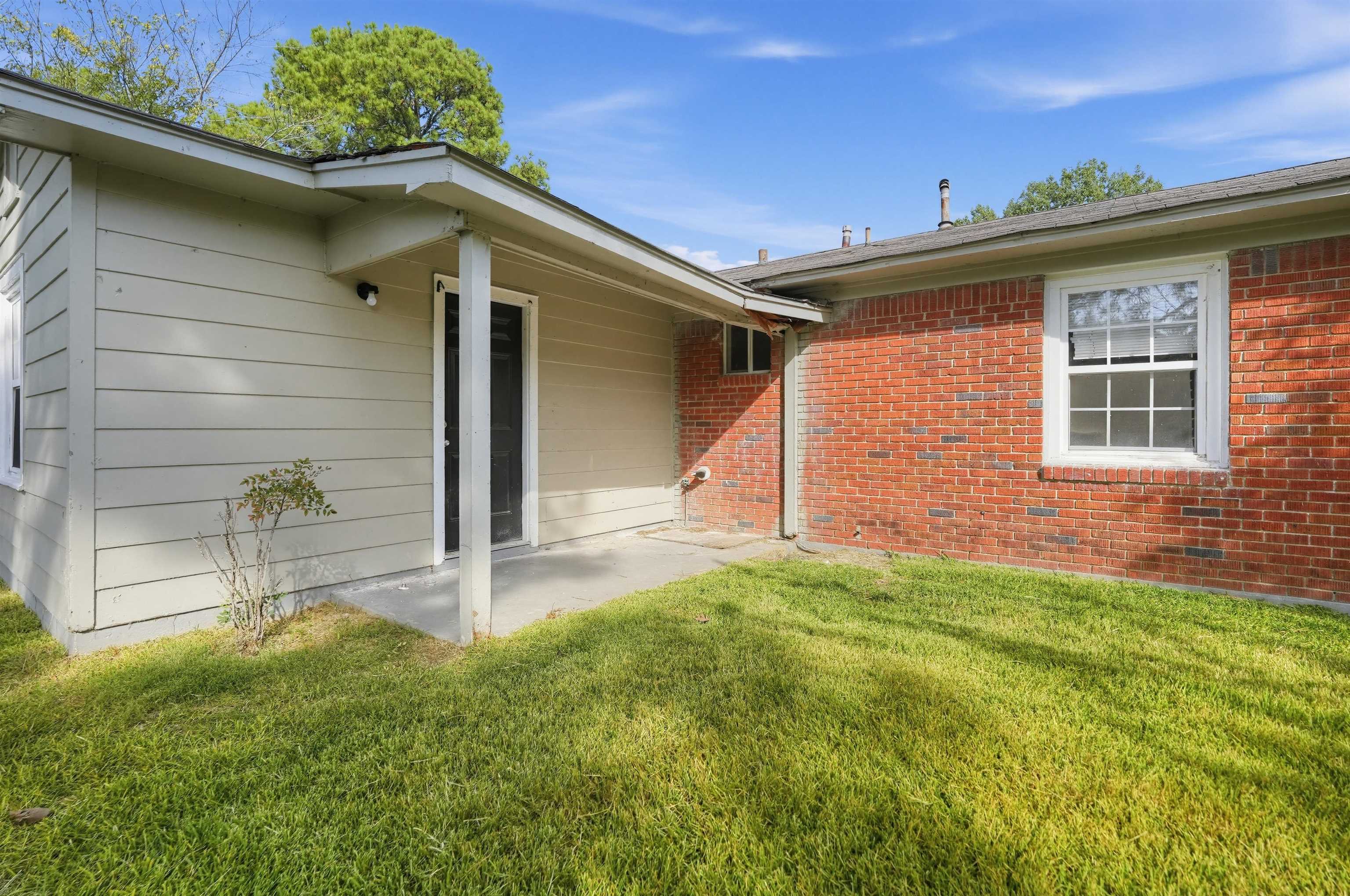 4033 Leech Rd Property Photo 27