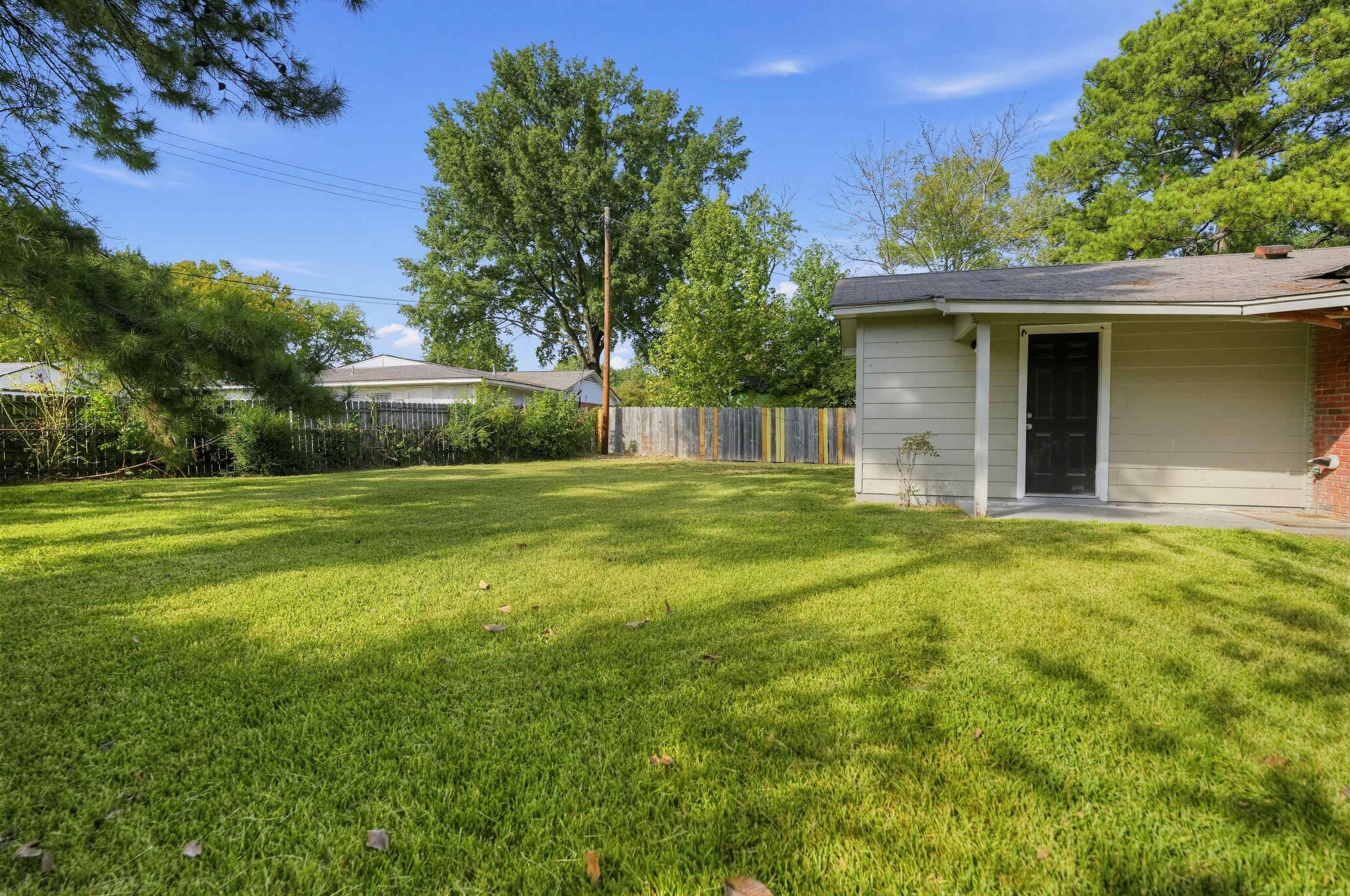 4033 Leech Rd Property Photo 33