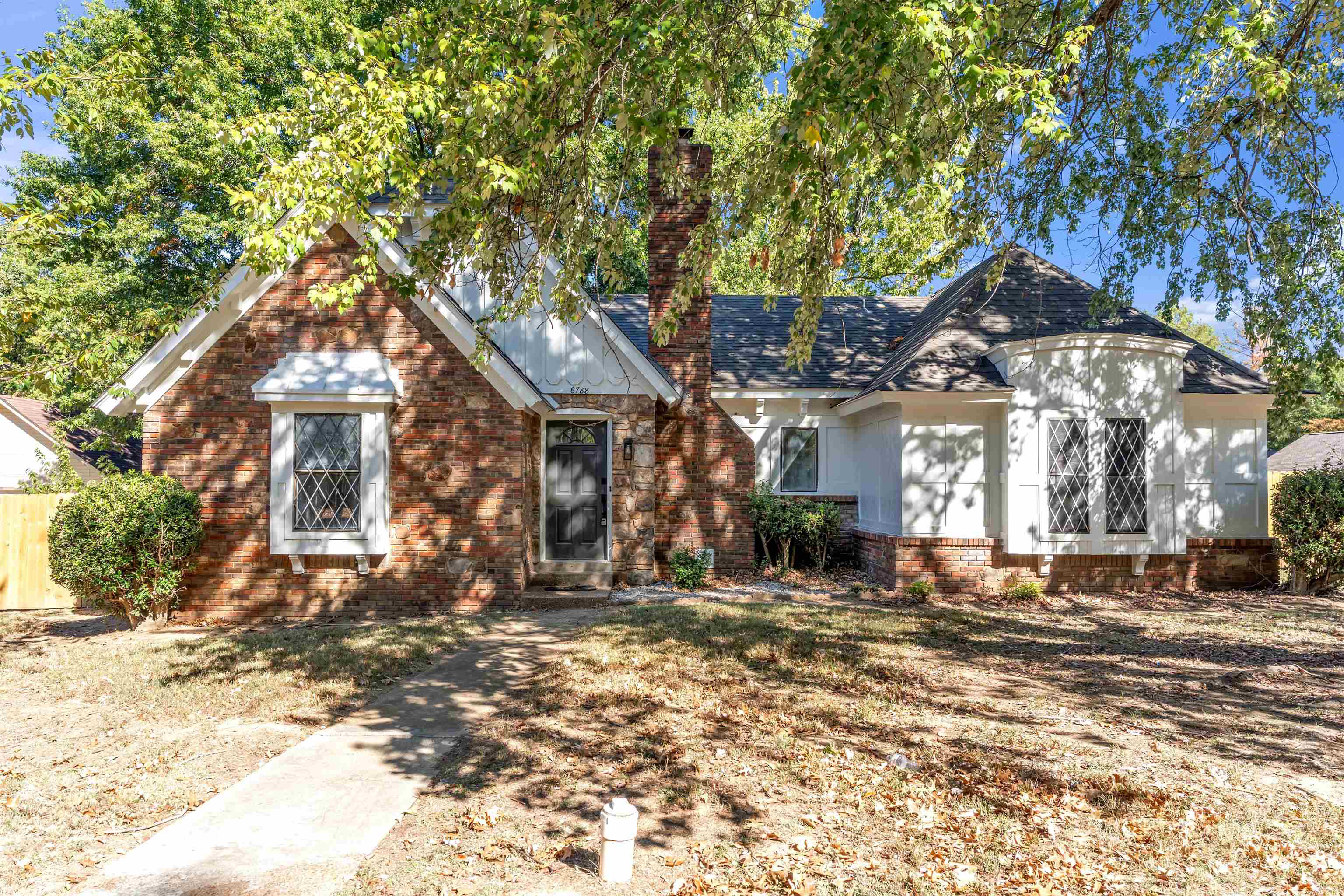 6788 BURLINGAME DR Property Photo 1