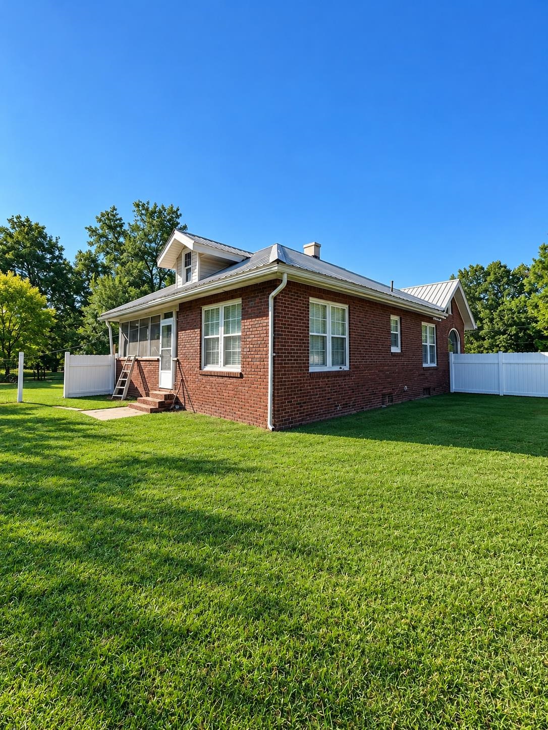 6580 Fayette Corner Dr Property Photo 5