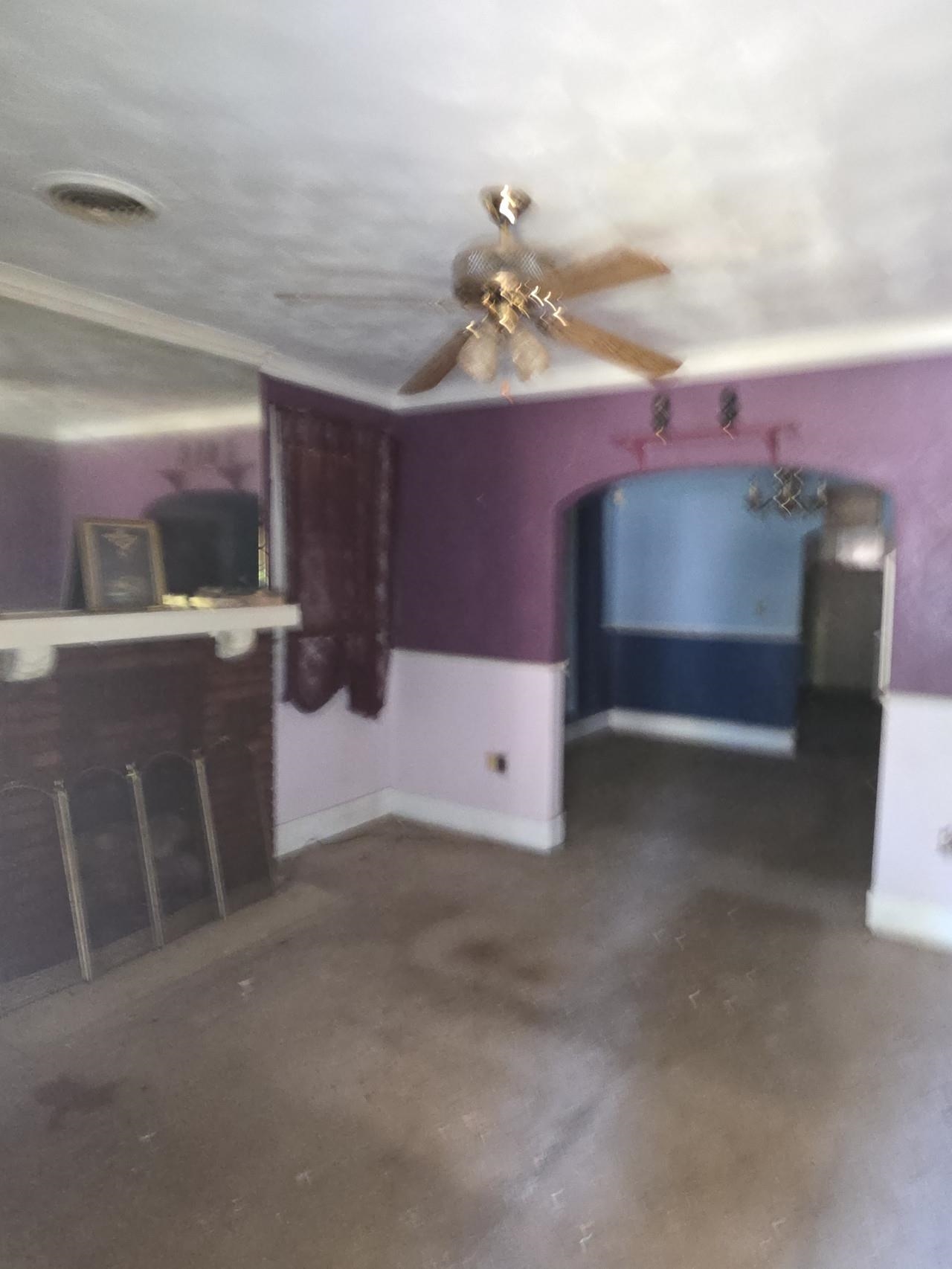 915 Evergreen St Property Photo 4