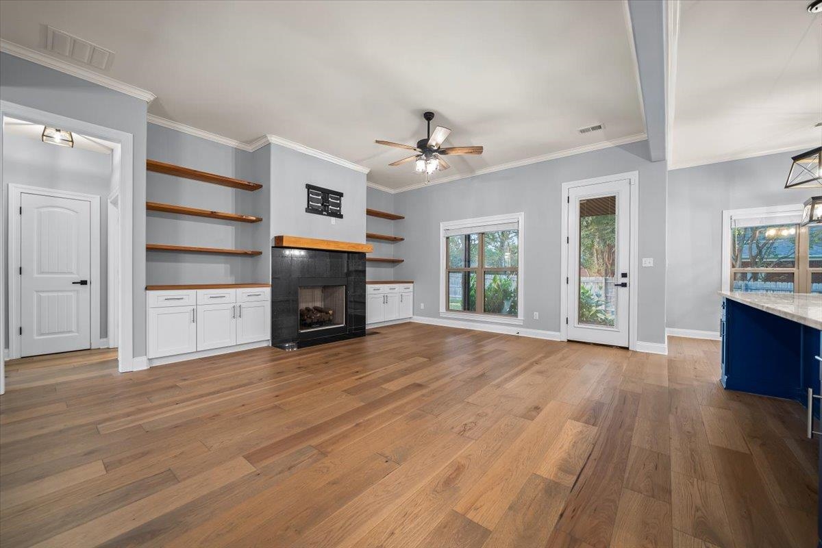 686 Autumn Winds Dr Property Photo 4
