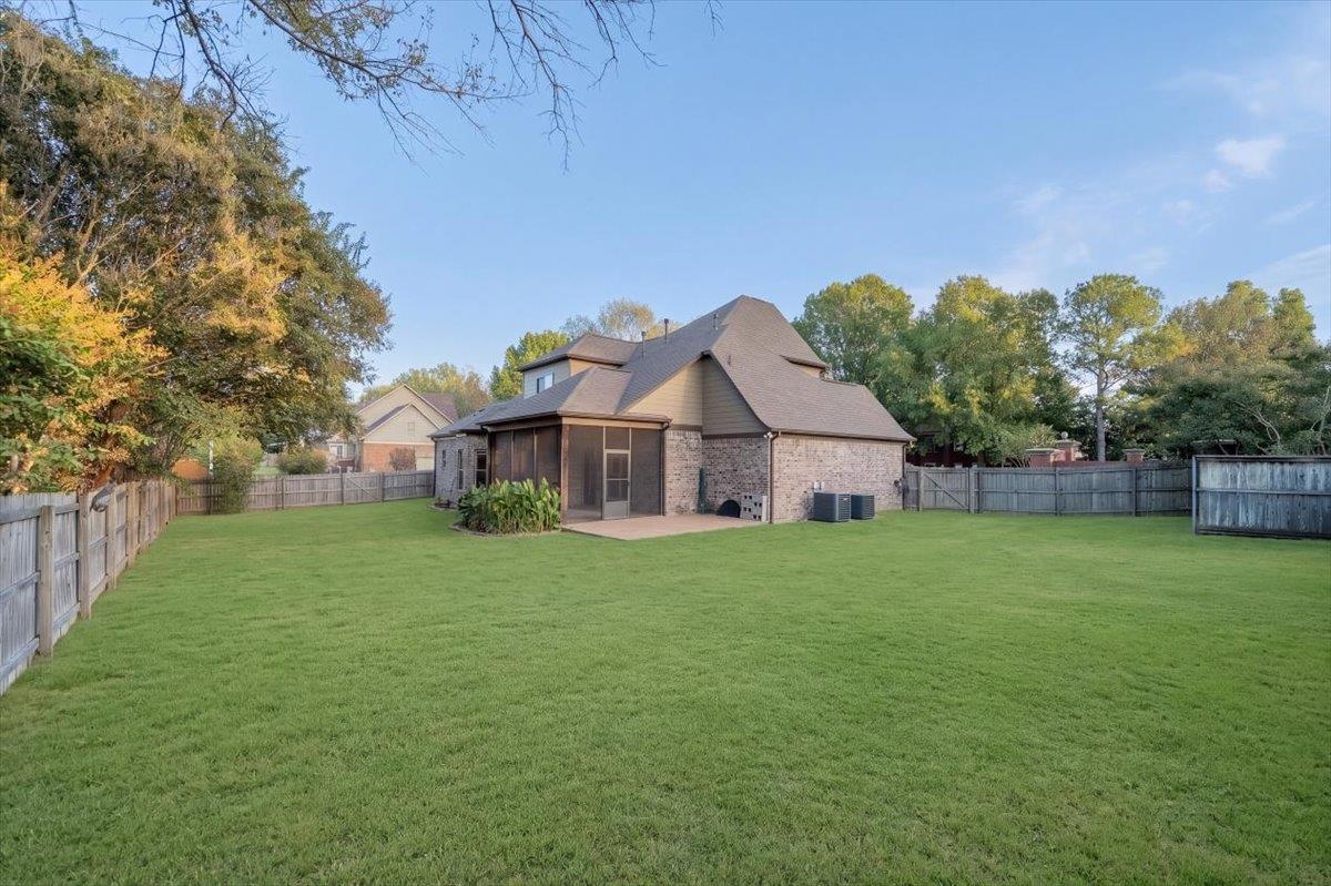 686 Autumn Winds Dr Property Photo 25