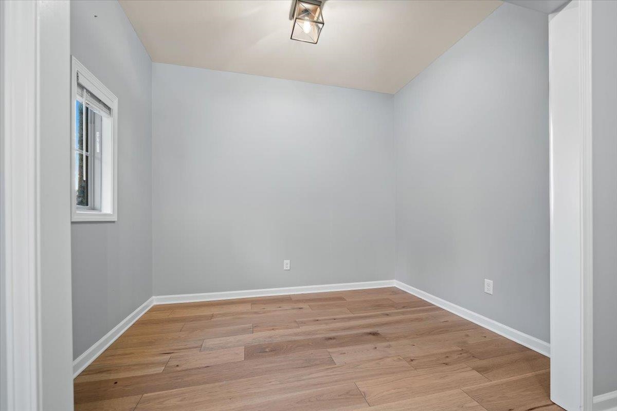 686 Autumn Winds Dr Property Photo 30