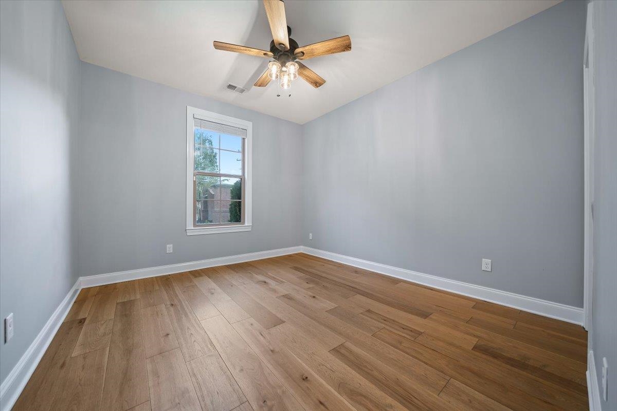 686 Autumn Winds Dr Property Photo 32