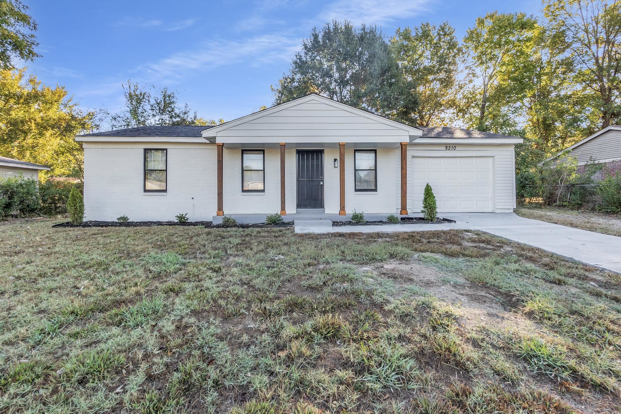 8210 Leighton Ln Property Photo 1