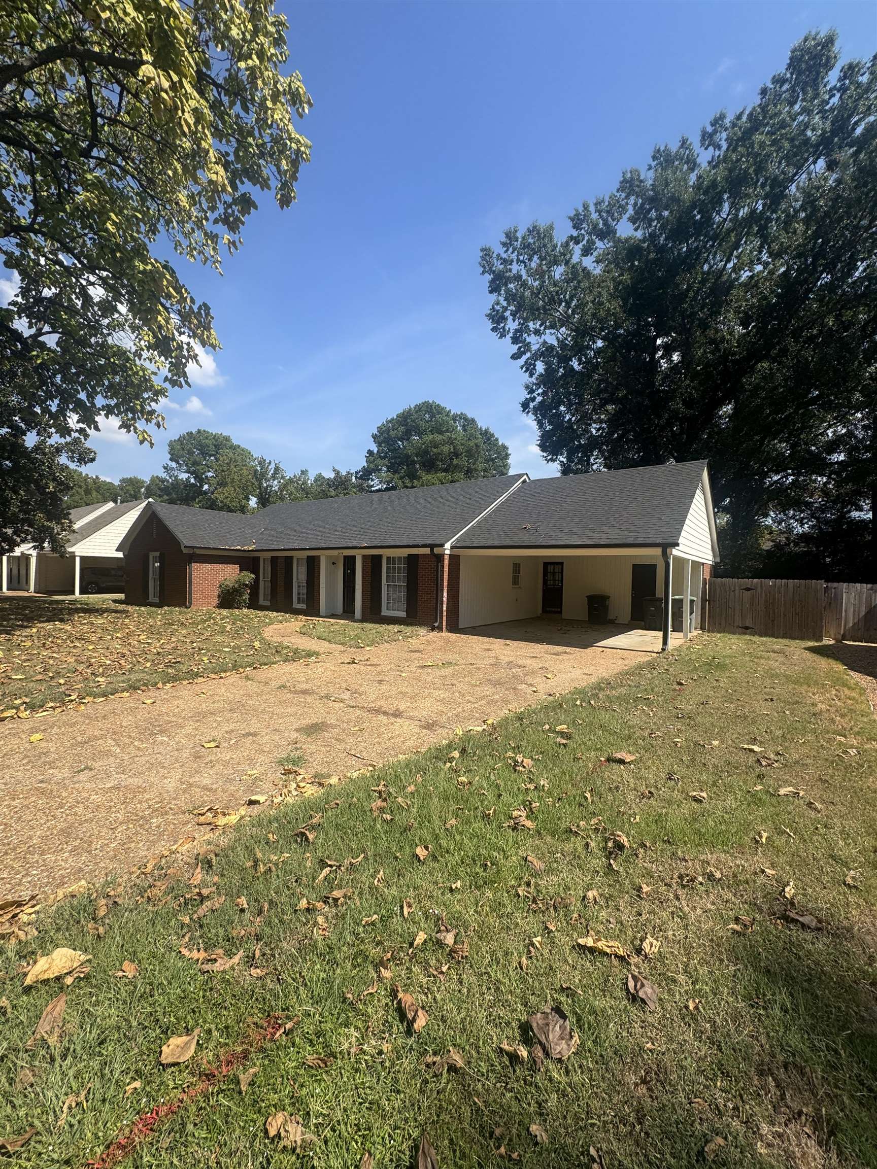 2414 Hawkhurst St Property Photo 2