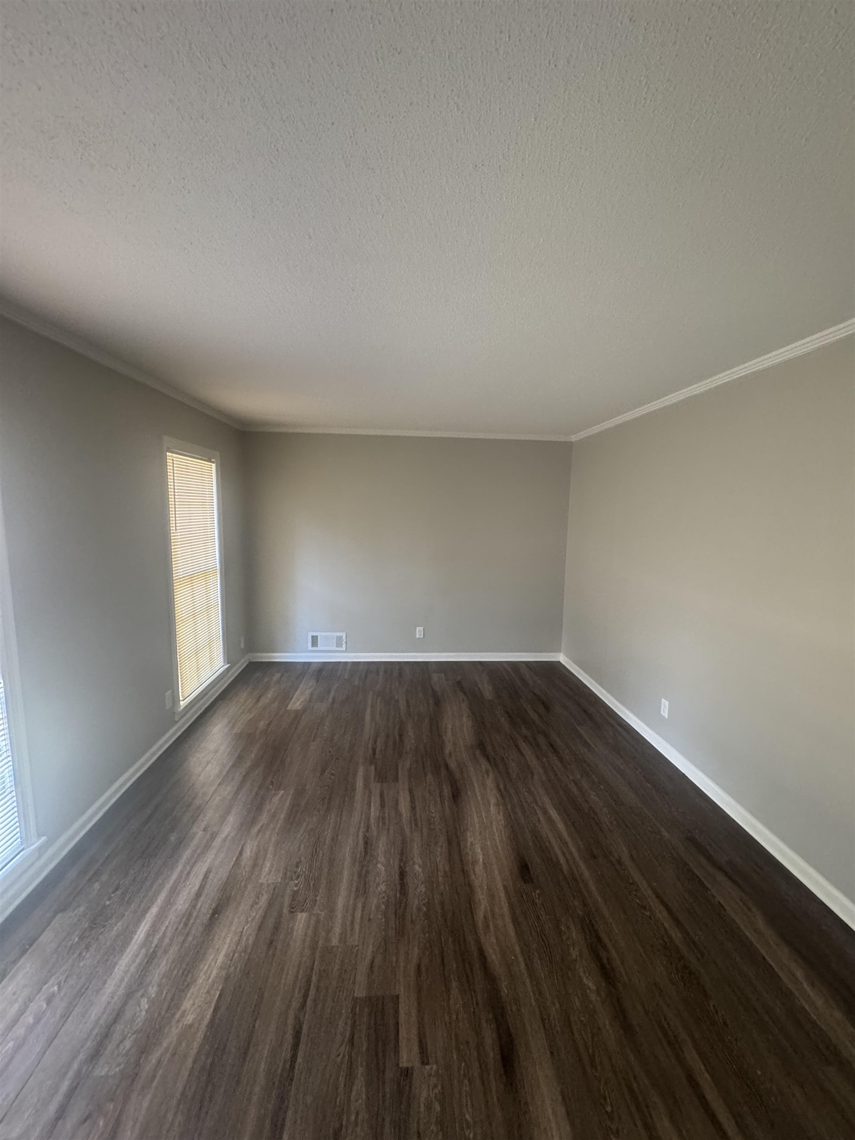 2414 Hawkhurst St Property Photo 4
