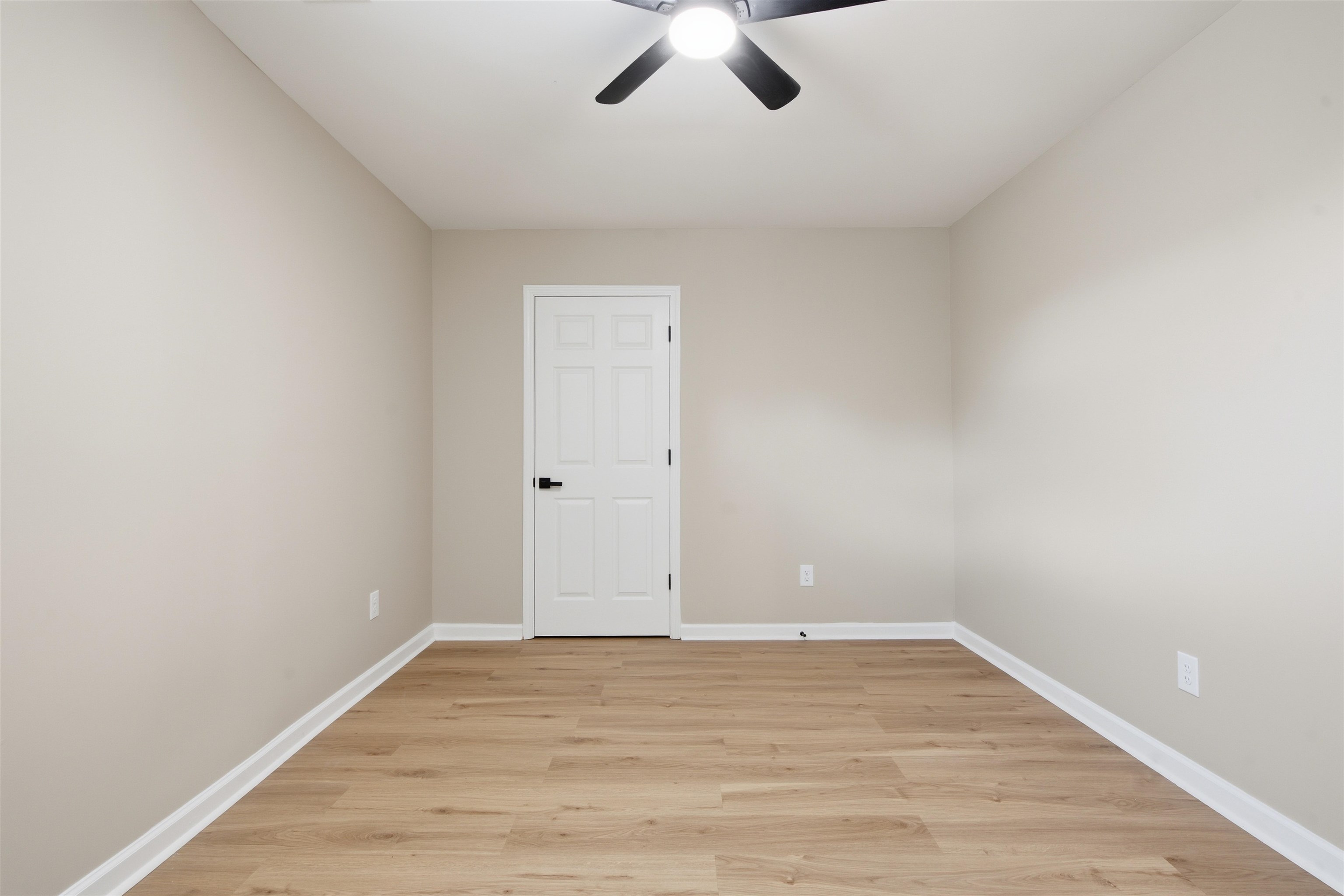 5856 Ridgehill Dr Property Photo 2