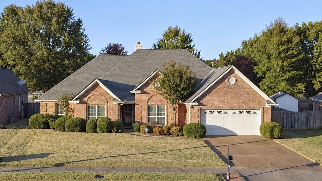 6878 Briarfield Ln Property Photo 1