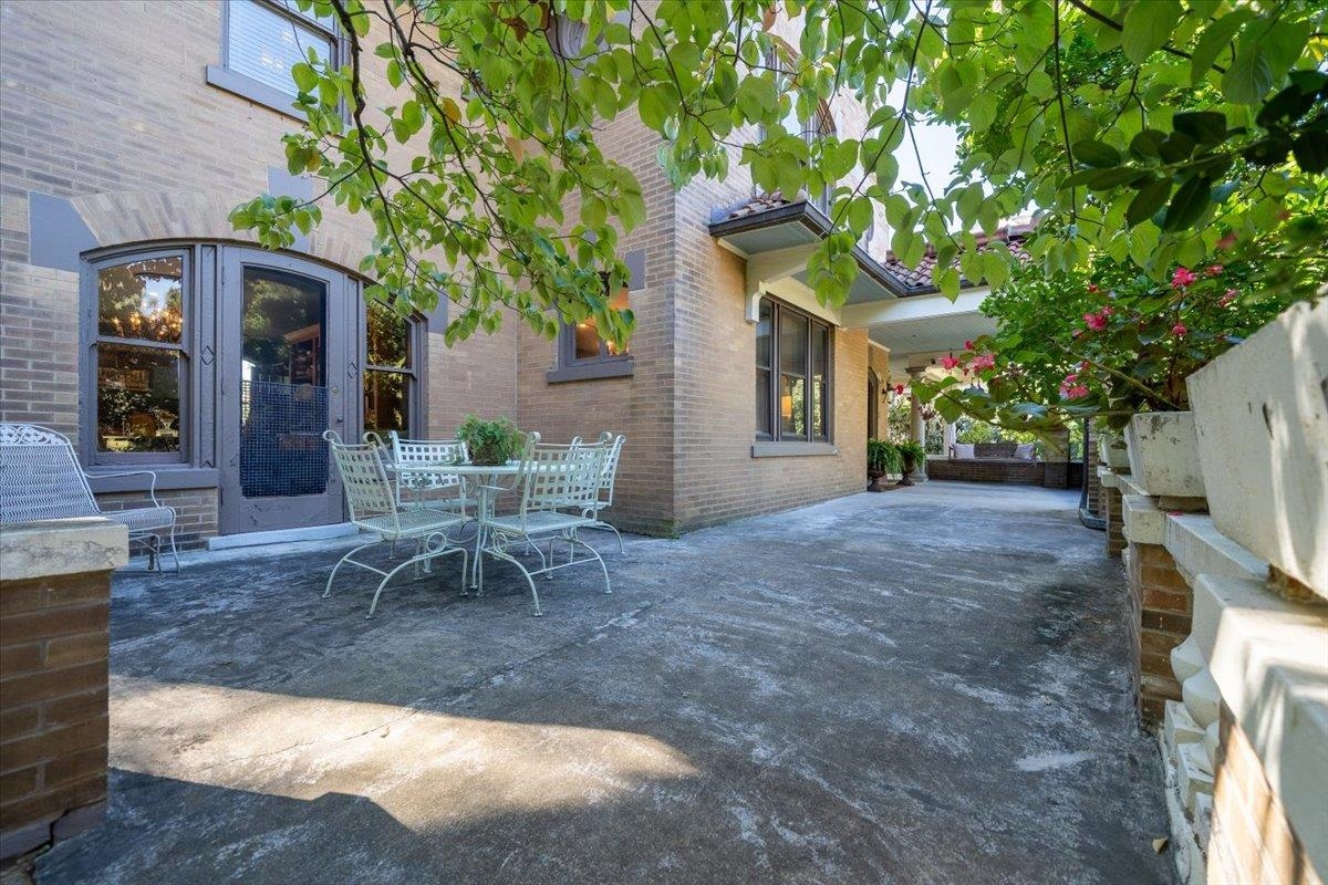 1487 Central Ave Property Photo 5