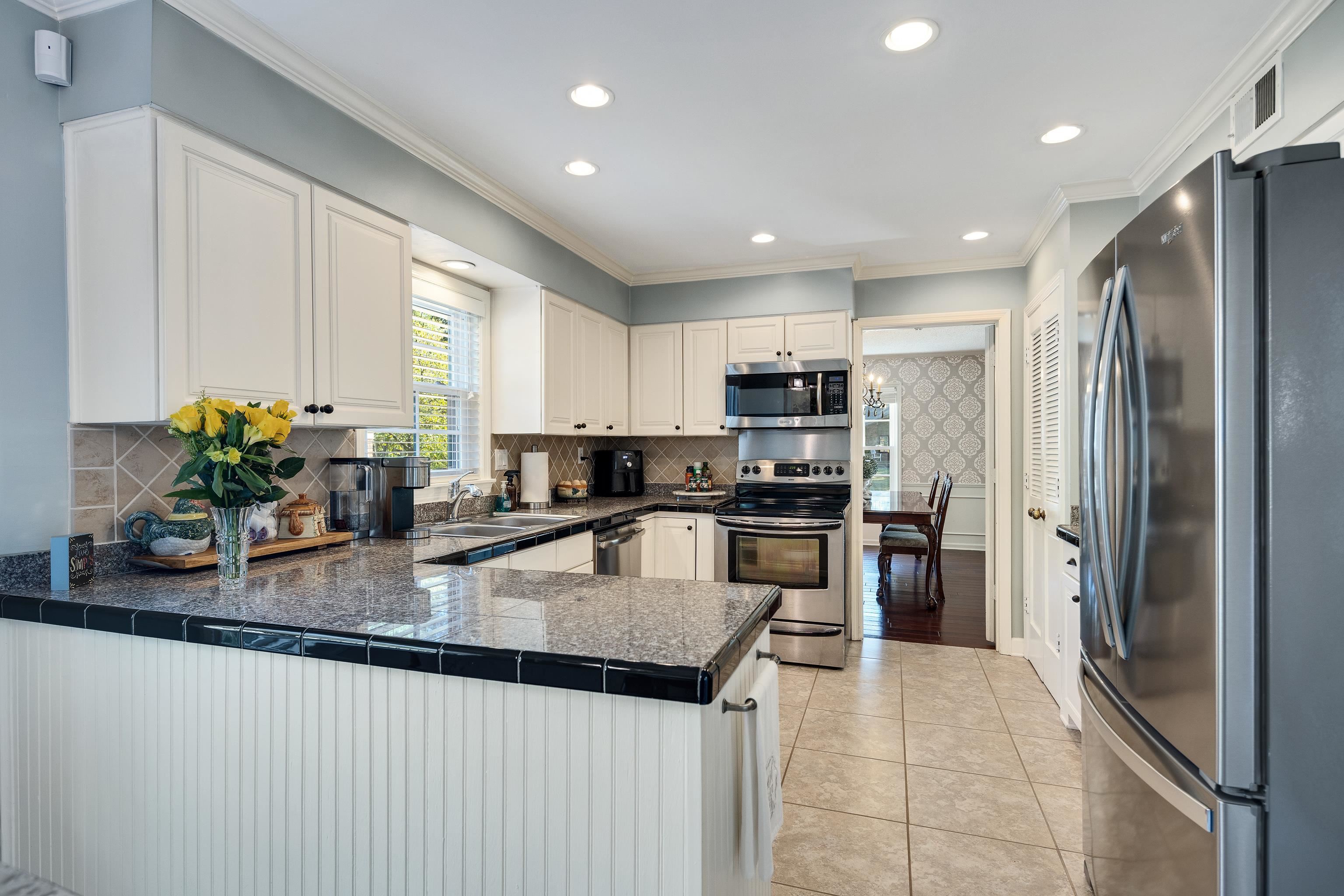 7452 Apple Valley Rd Property Photo 9