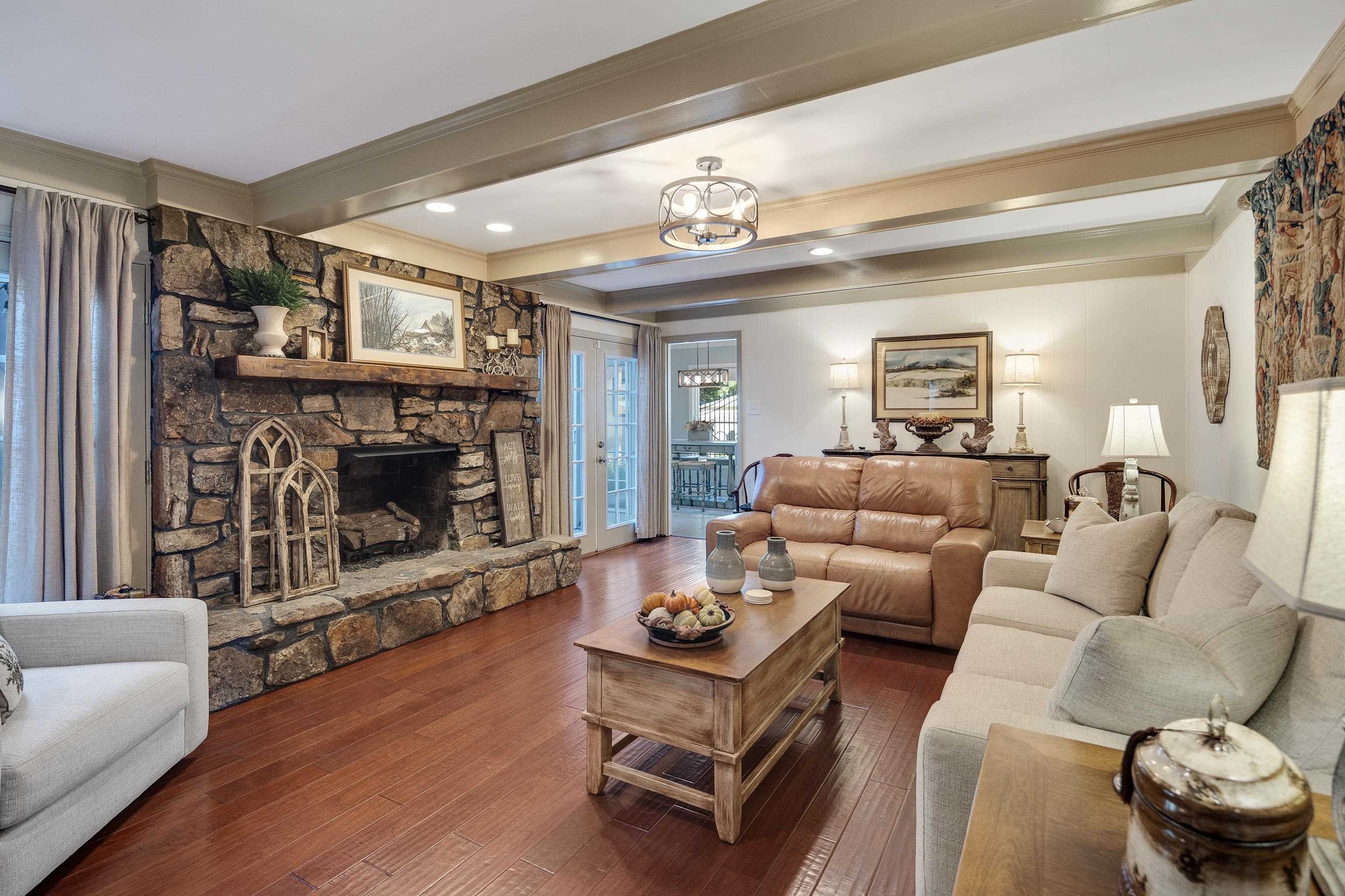 7452 Apple Valley Rd Property Photo 16