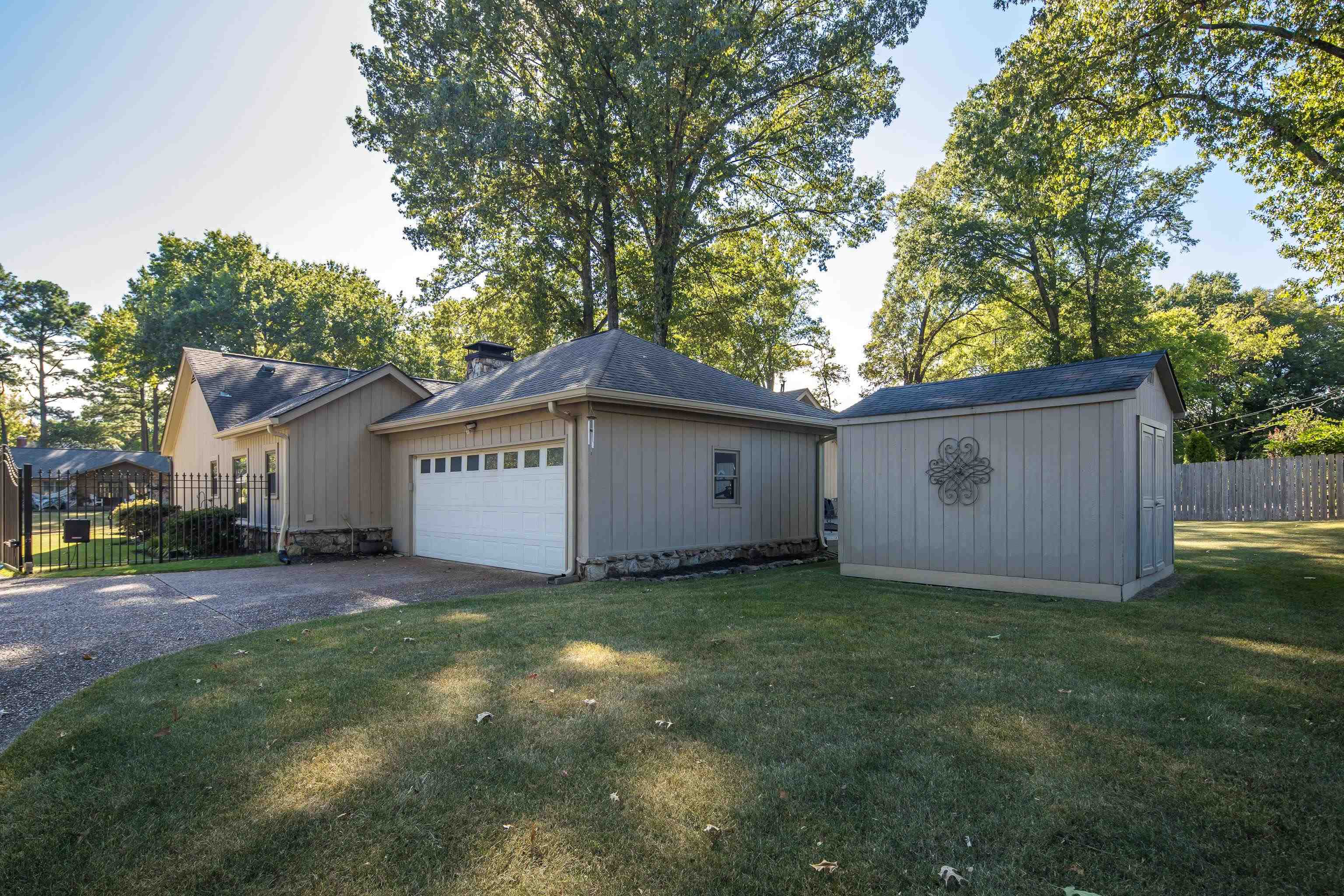 7452 Apple Valley Rd Property Photo 26