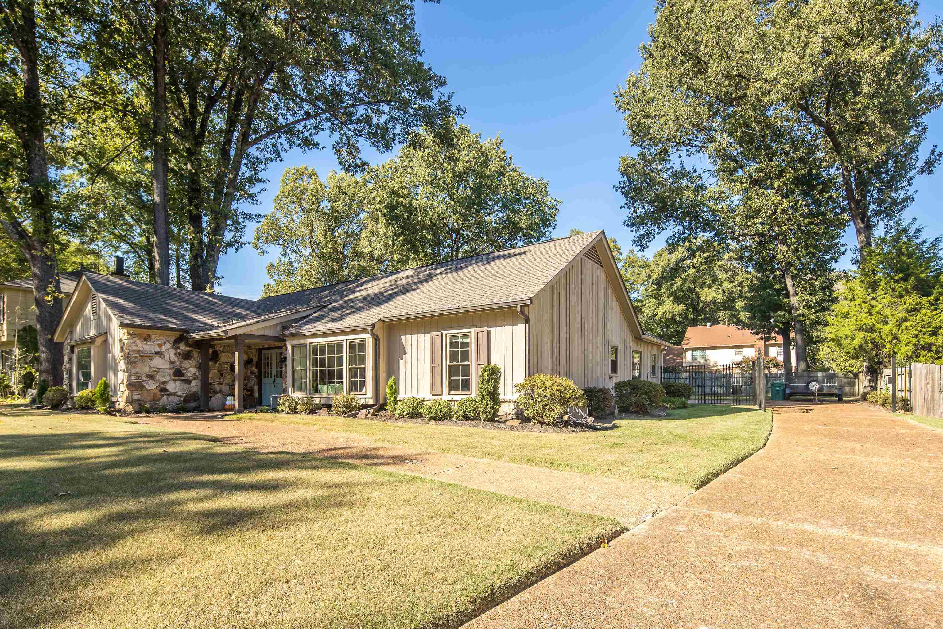 7452 Apple Valley Rd Property Photo 28