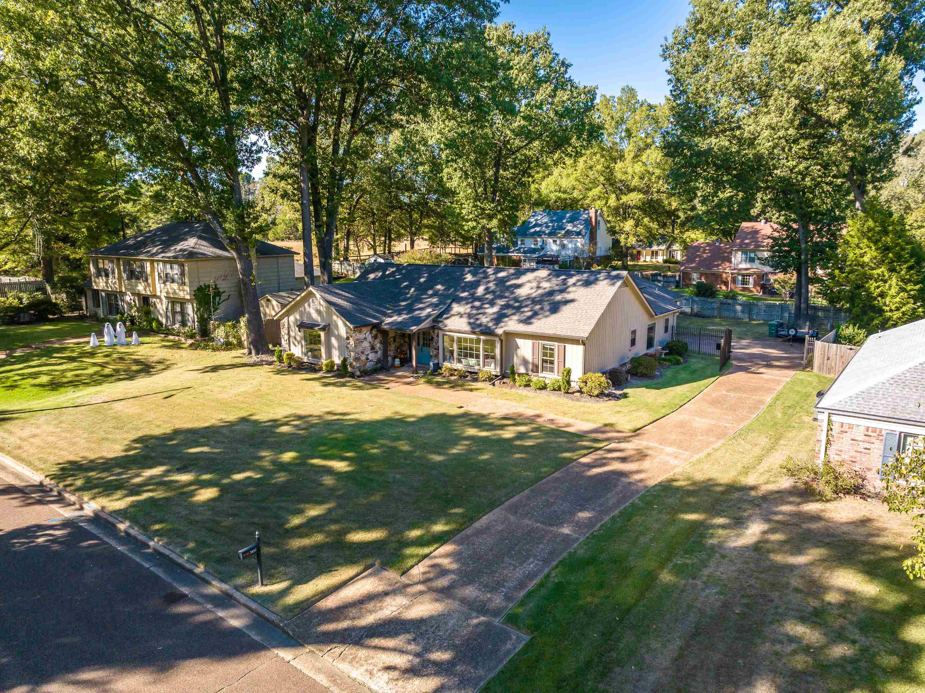 7452 Apple Valley Rd Property Photo 29