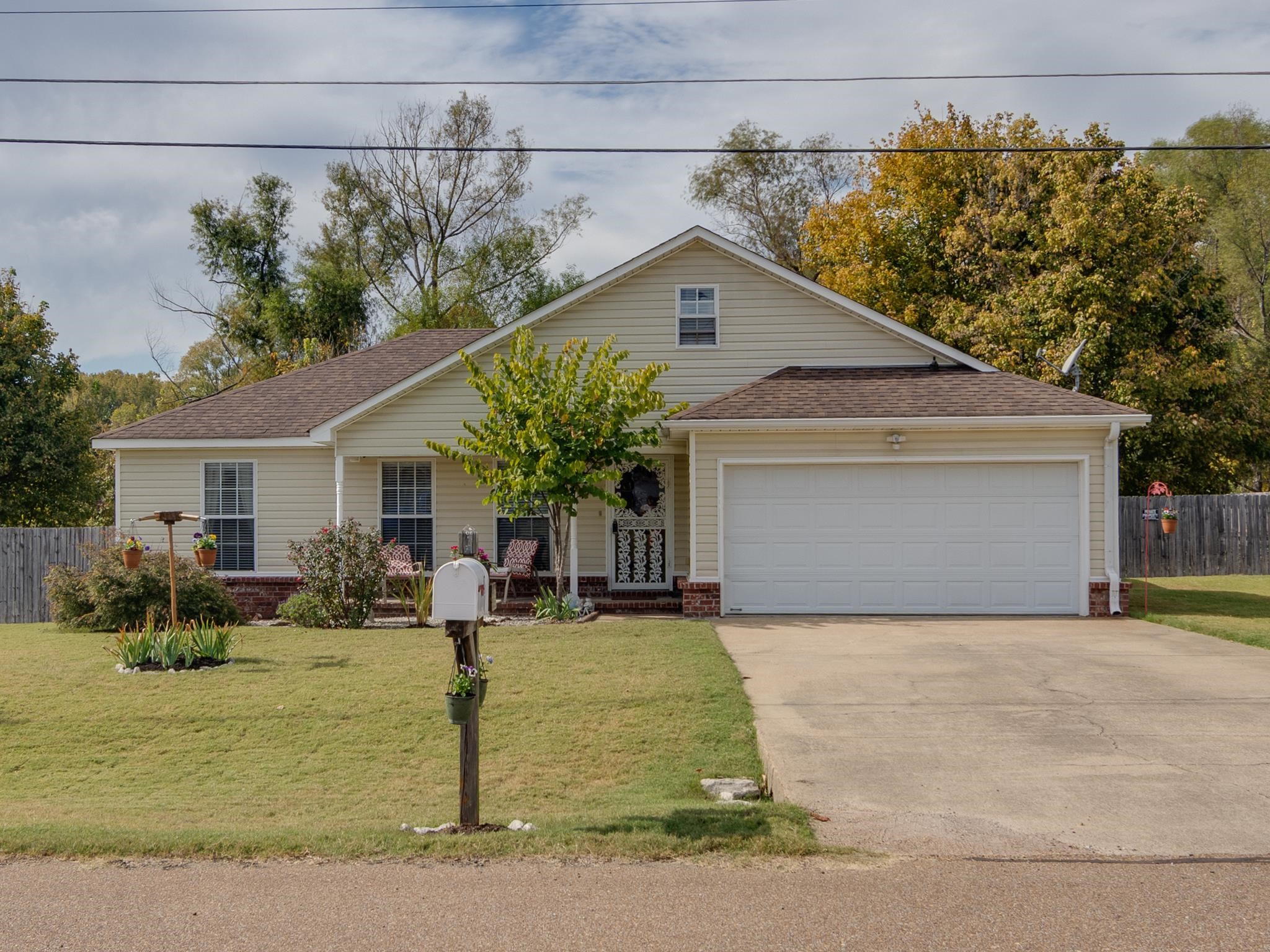 47 Country Crossing St Property Photo 1