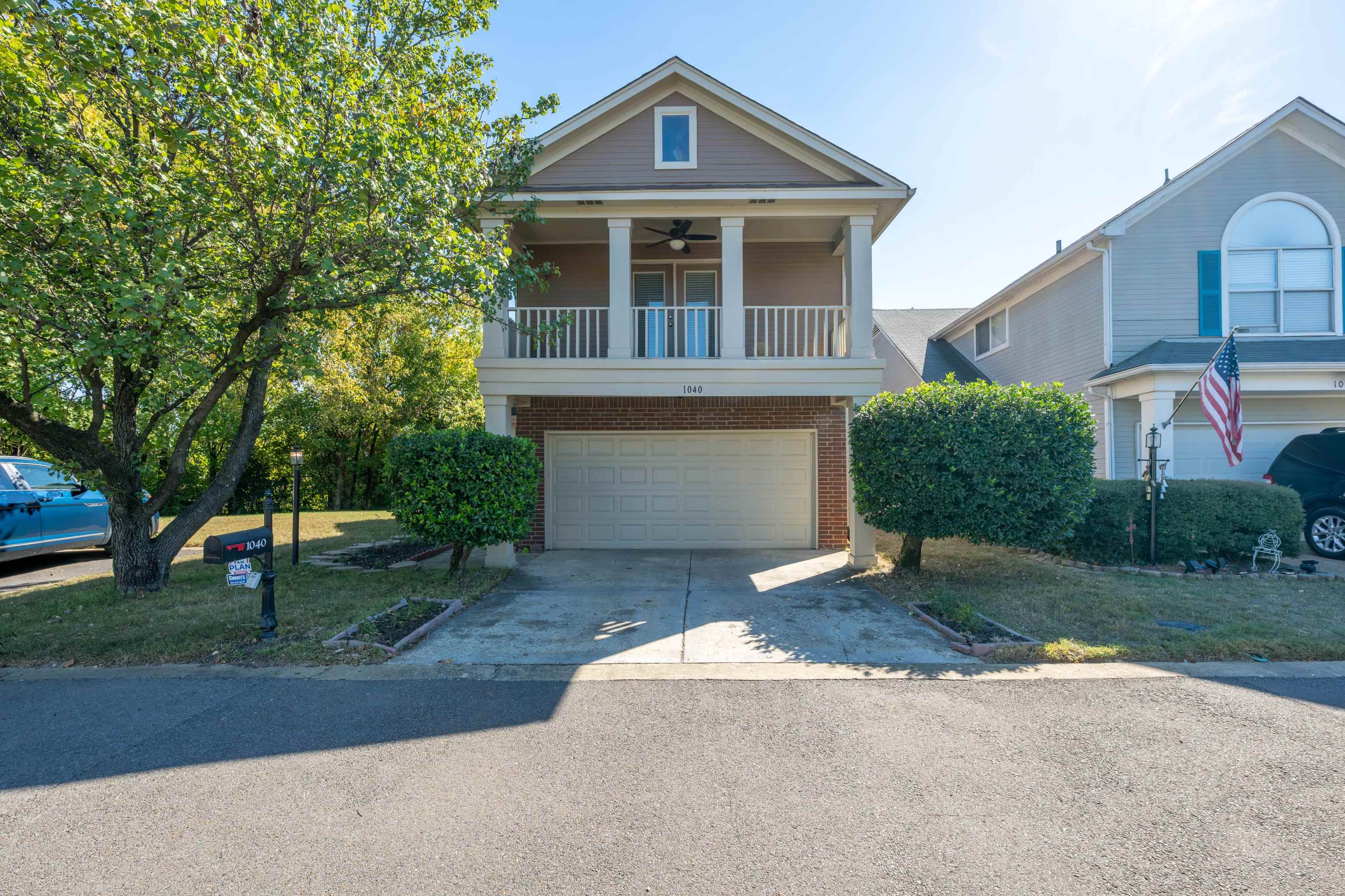 1040 River Isle Cv Property Photo 1