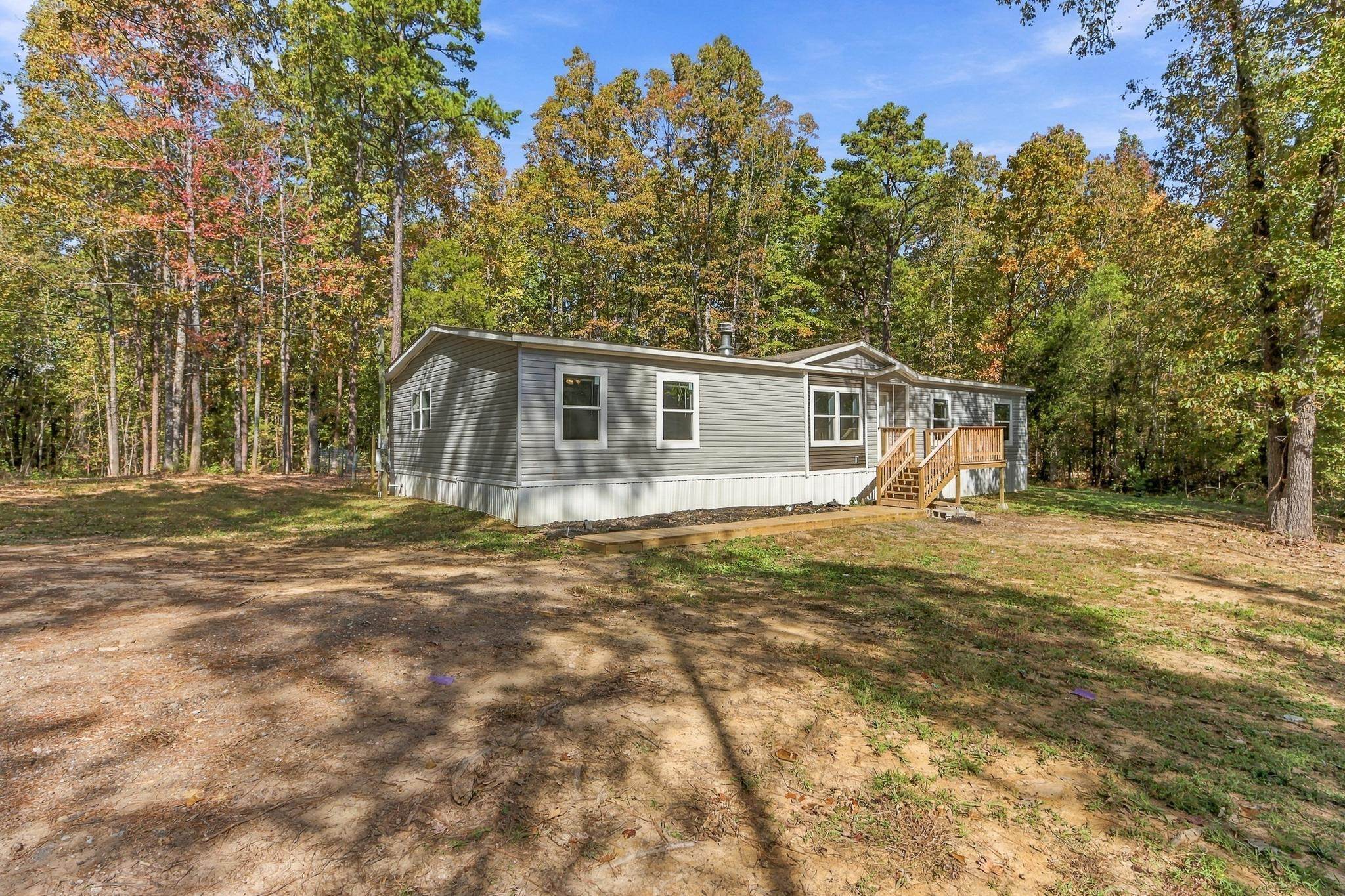 990 Ewell Rd Property Photo 1