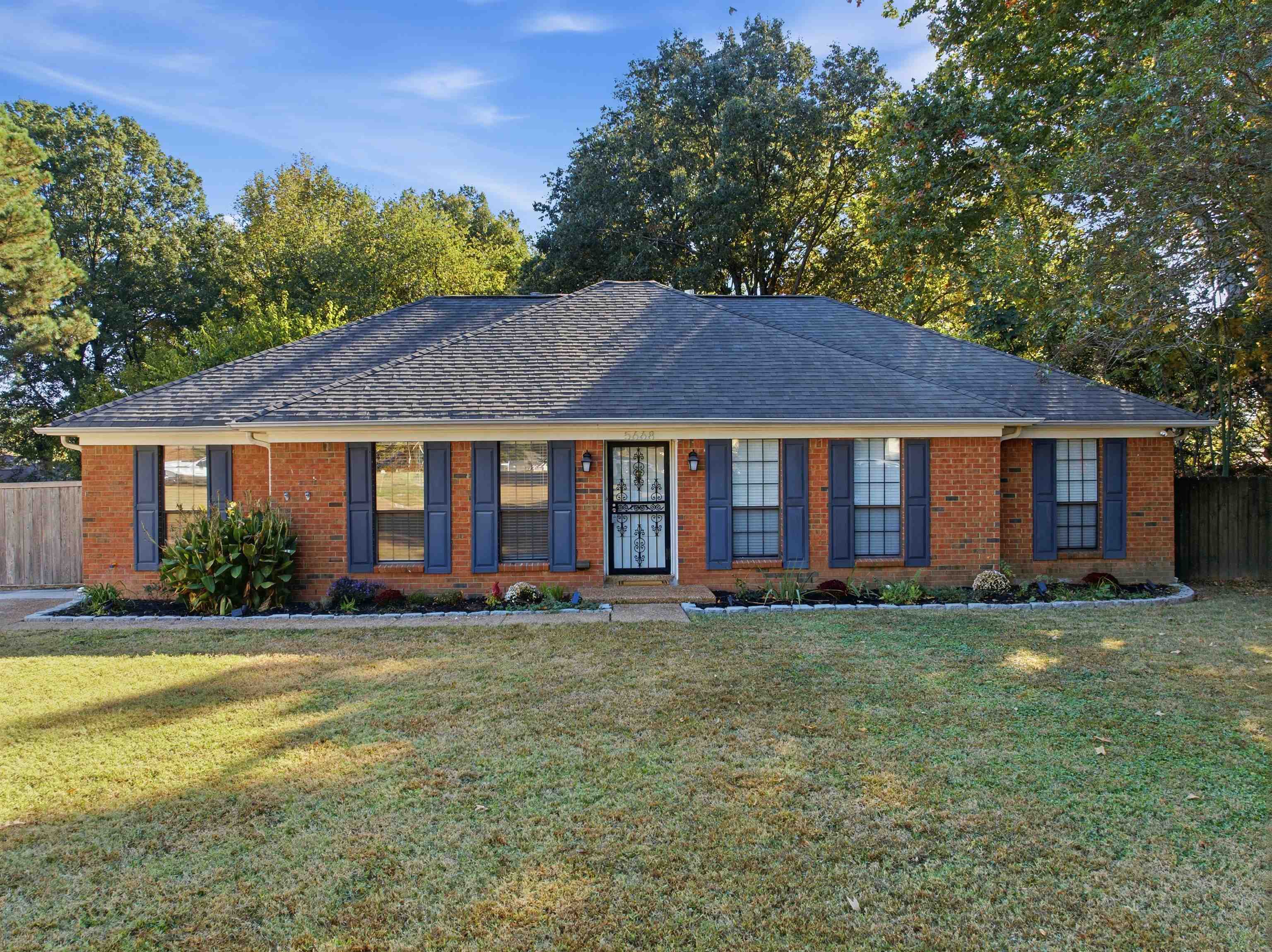 5668 Autumn Glen Cv Property Photo 1