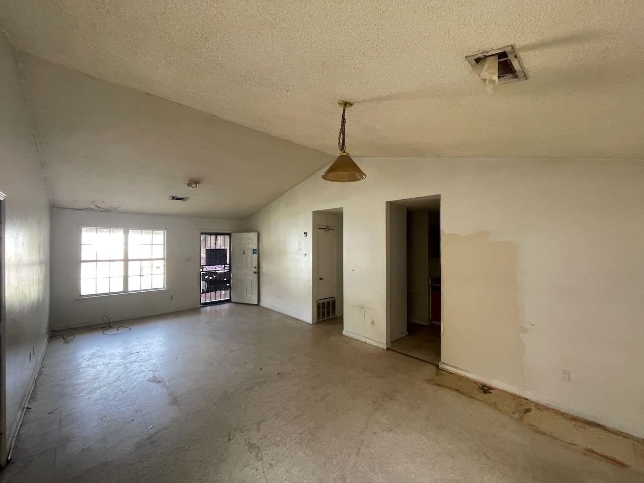 207 W Fairway Ave Property Photo 5