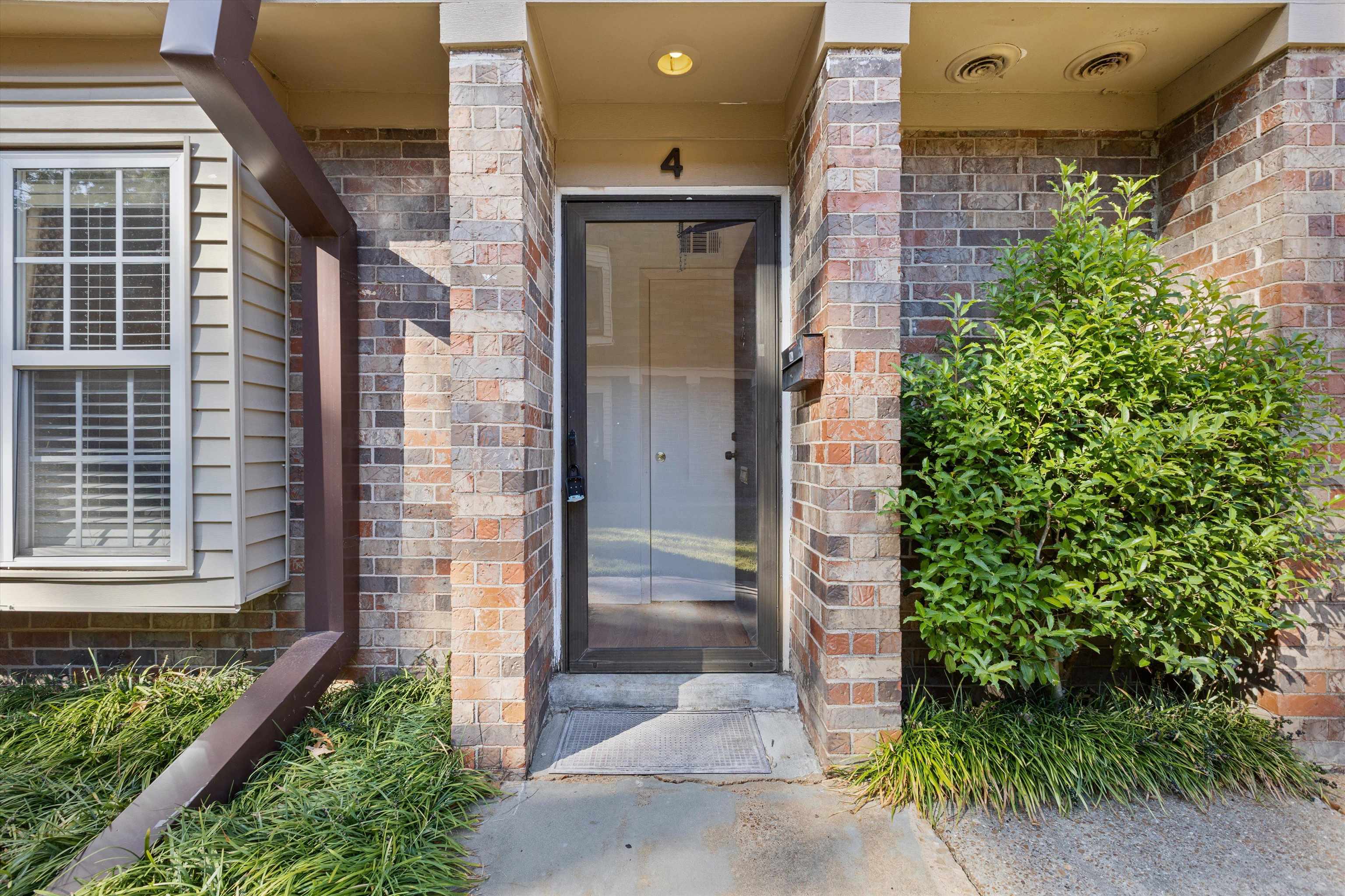 6617 S Poplar Woods Cir 4 Property Photo 1