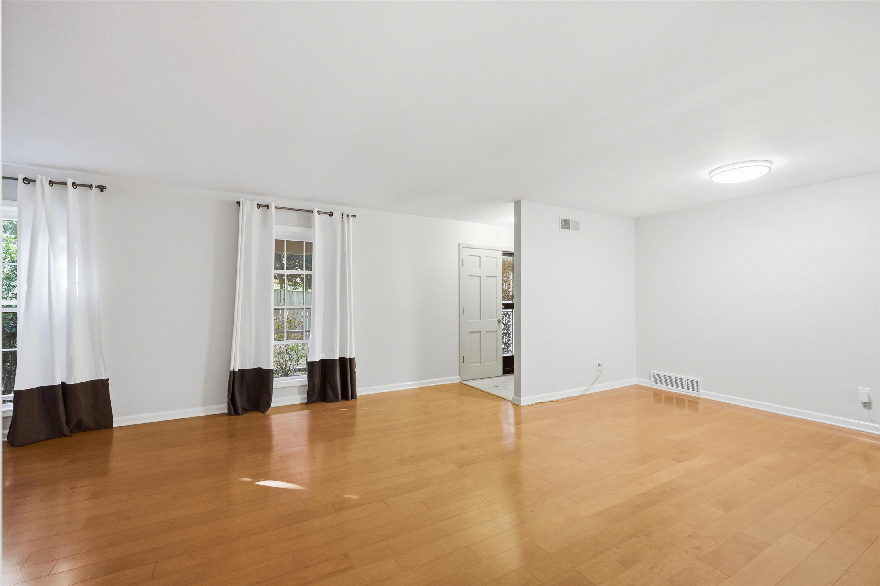 130 N Graham St Property Photo 10