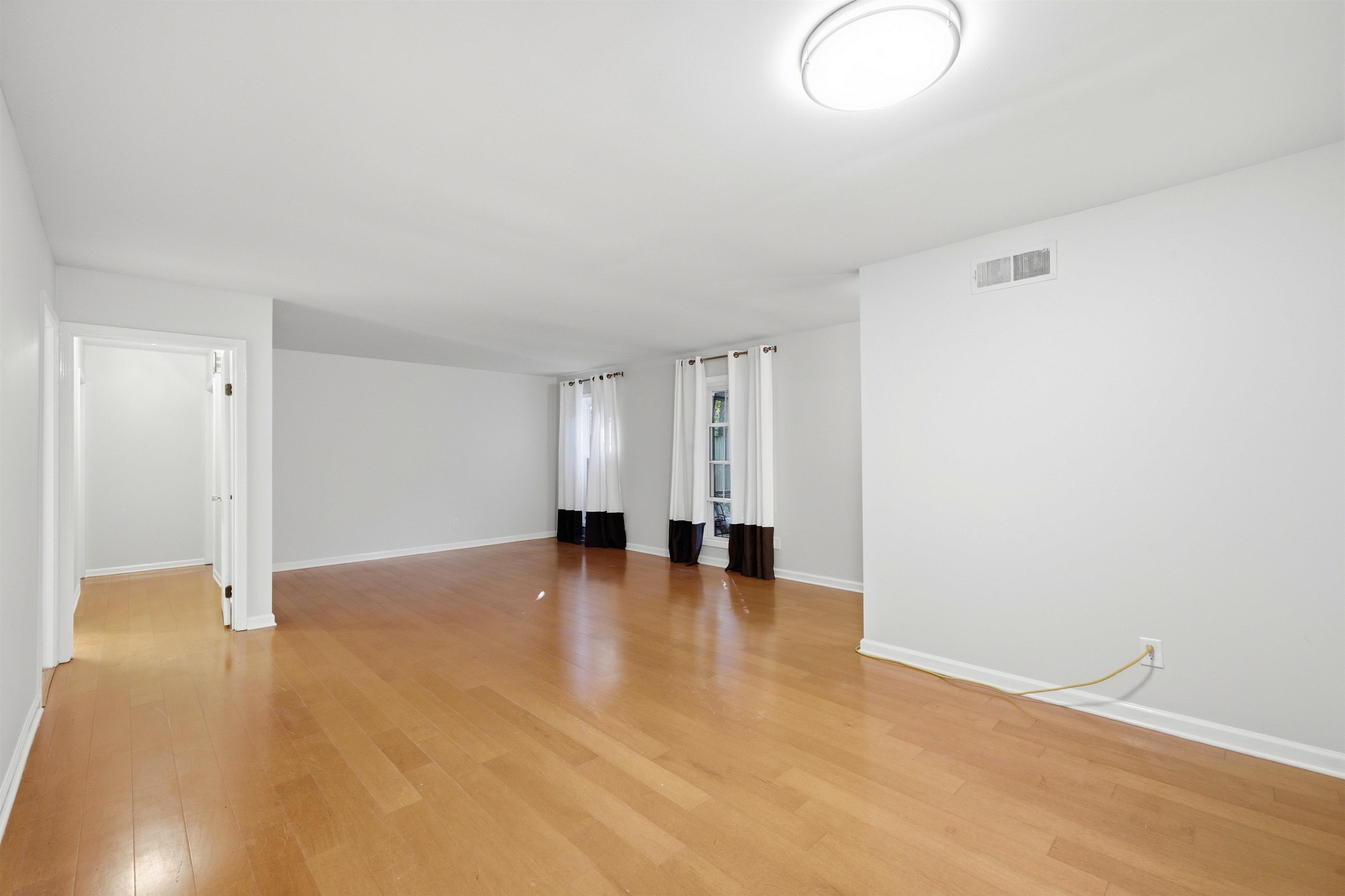 130 N Graham St Property Photo 11