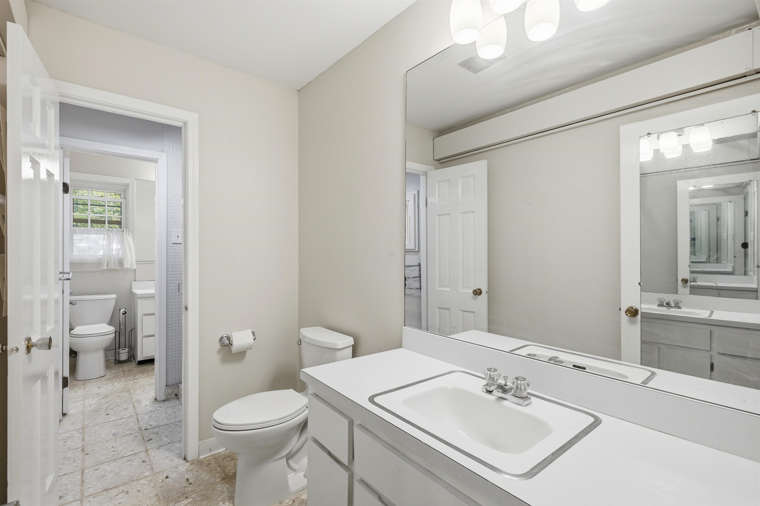 130 N Graham St Property Photo 15